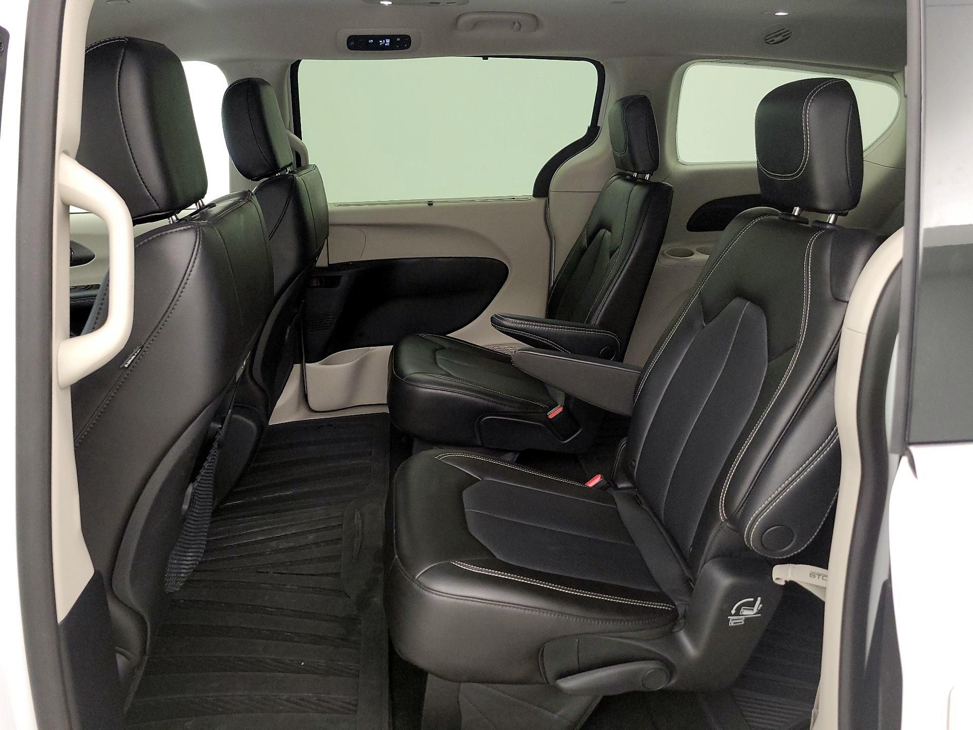 Thumbnail: 2023 Chrysler Pacifica - 19