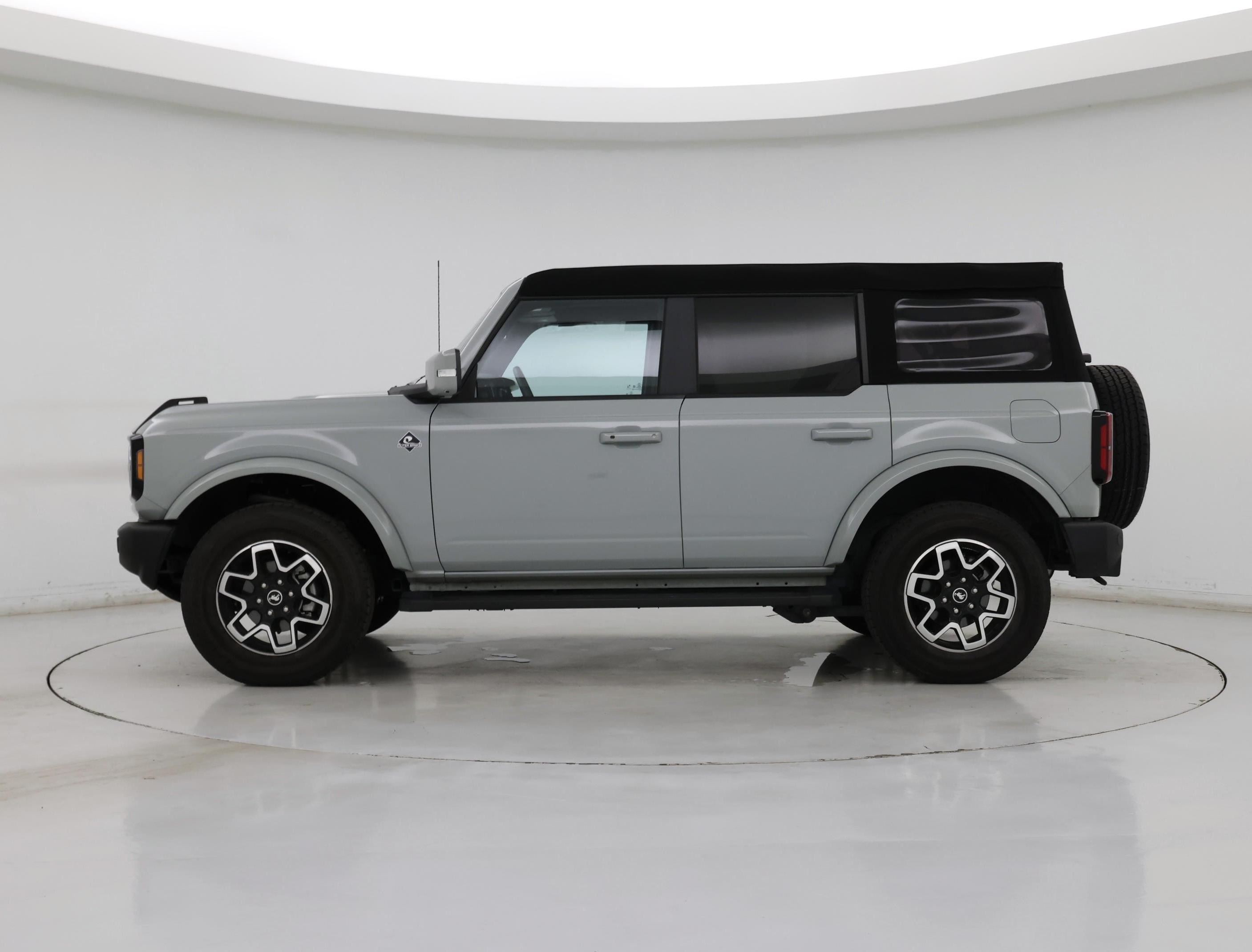 Thumbnail: 2023 Ford Bronco - 3