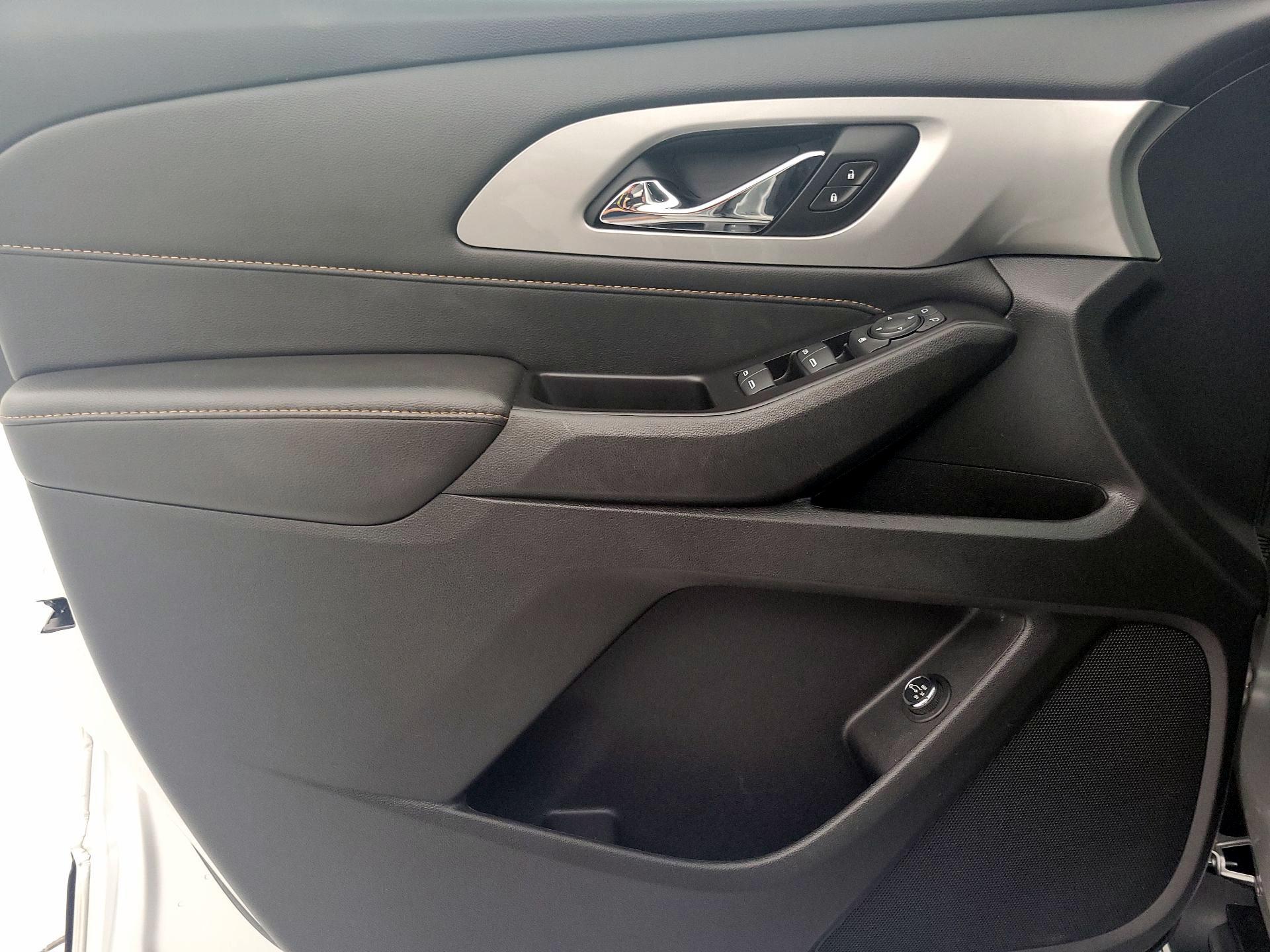Thumbnail: 2020 Chevrolet Traverse - 12