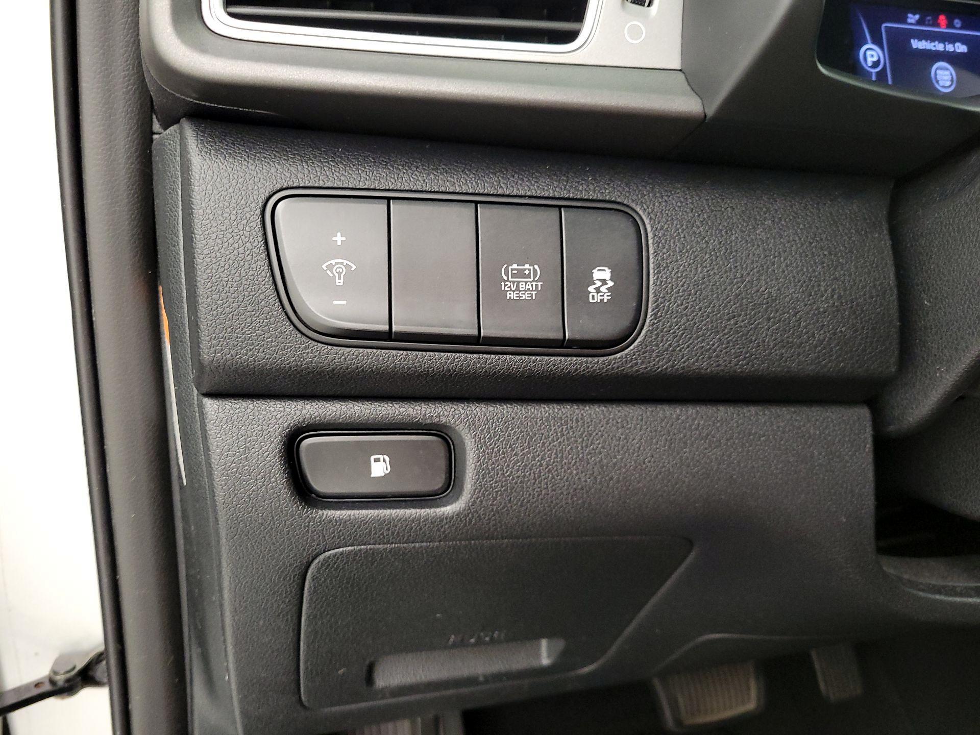 Thumbnail: 2019 Kia Niro - 13