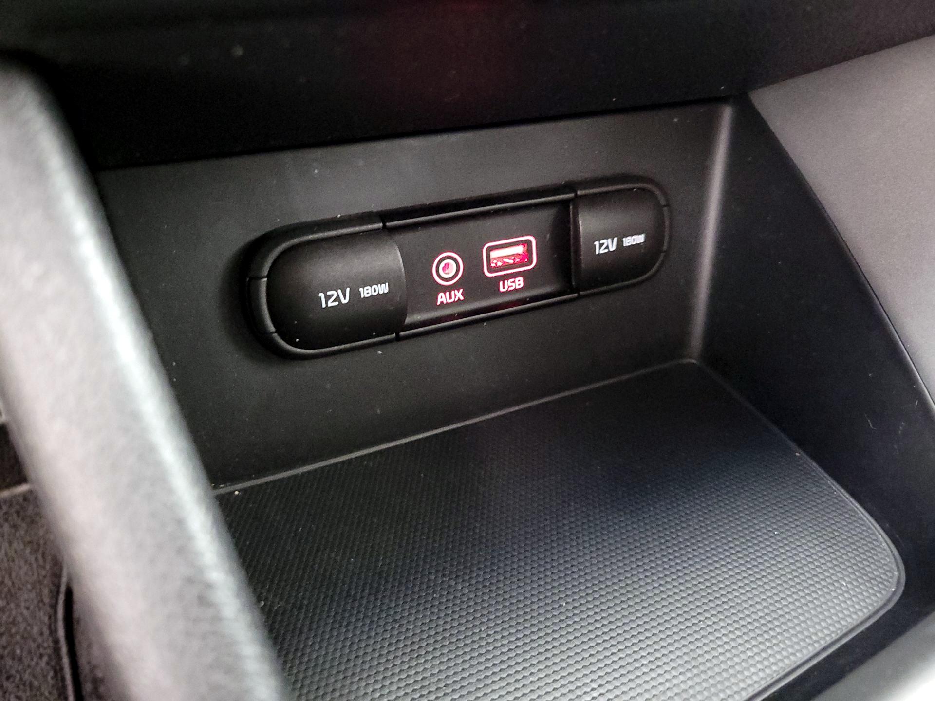 Thumbnail: 2019 Kia Niro - 18