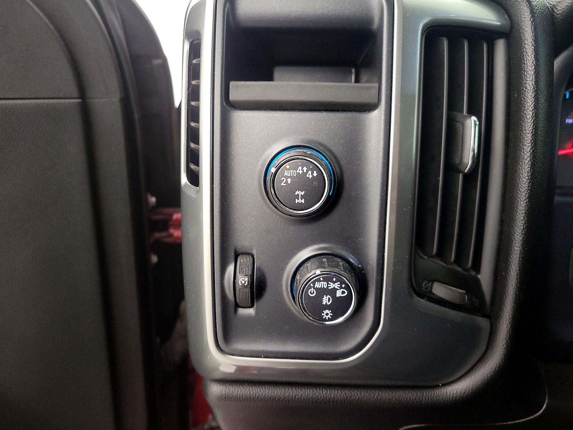 Thumbnail: 2017 Chevrolet Silverado 1500 - 13