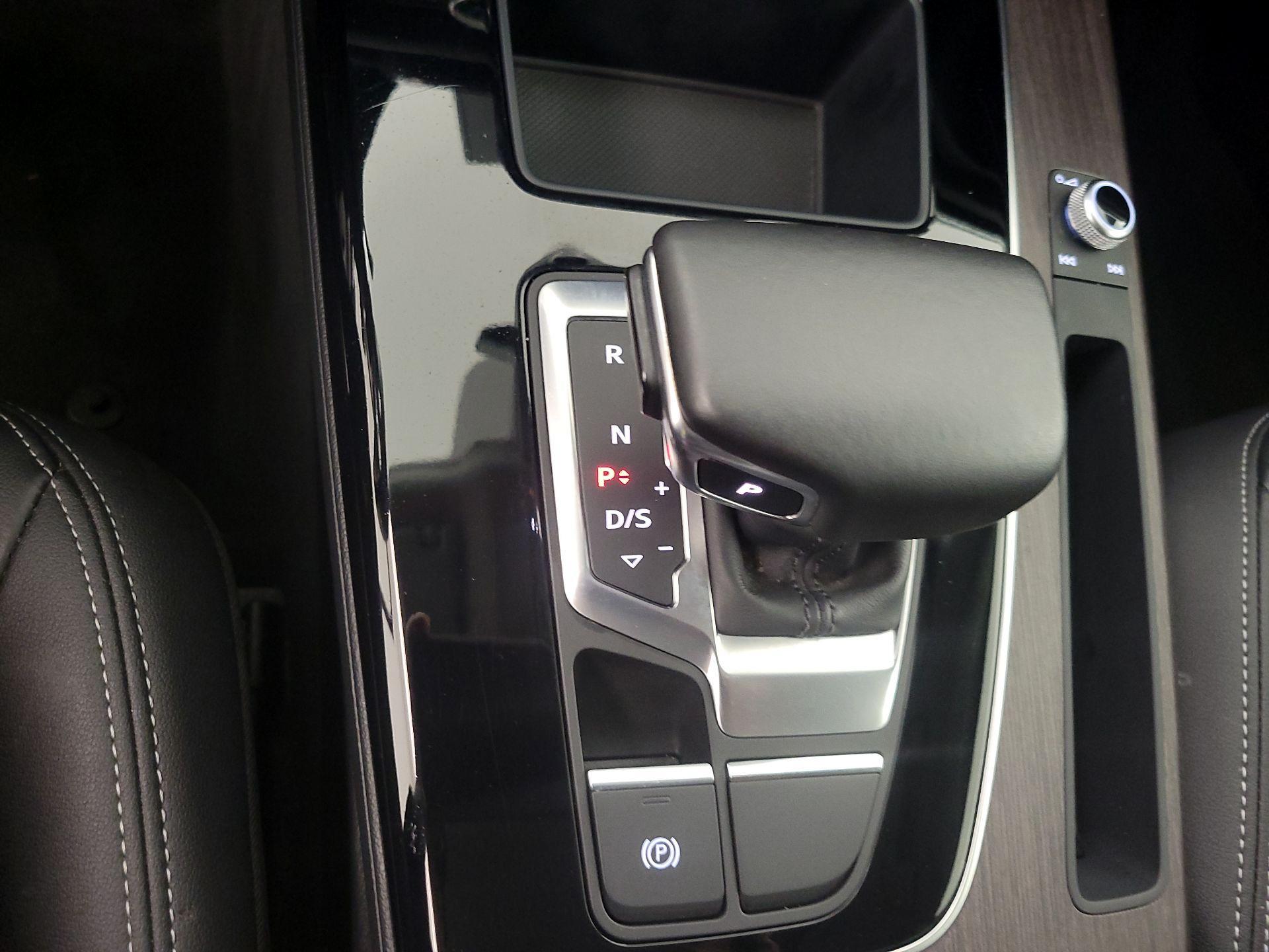 Thumbnail: 2022 Audi Q5 - 17