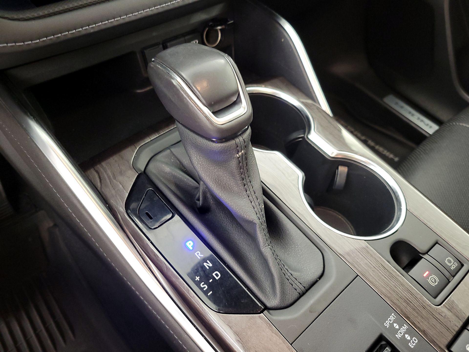 Thumbnail: 2021 Toyota Highlander - 18