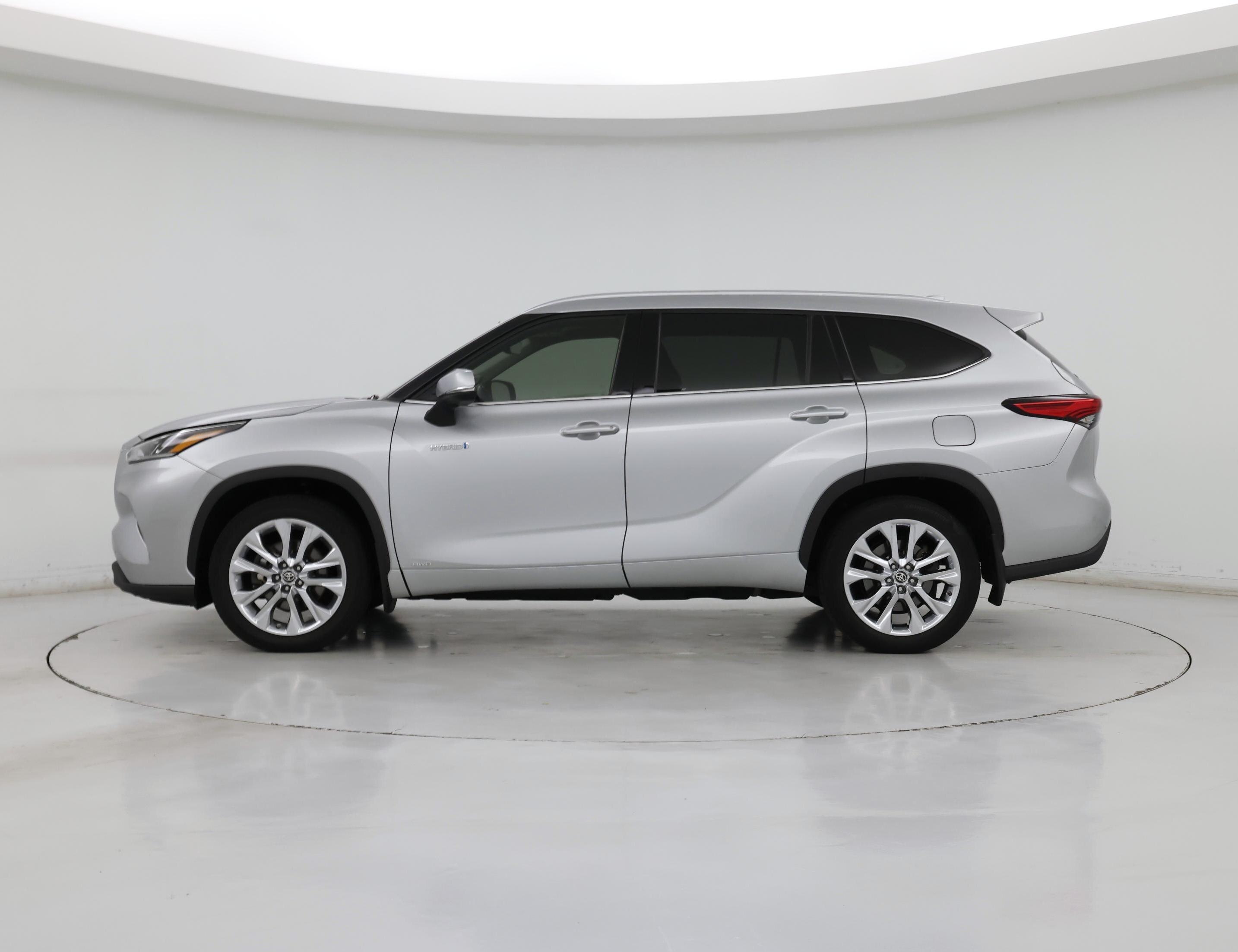 Thumbnail: 2021 Toyota Highlander - 3