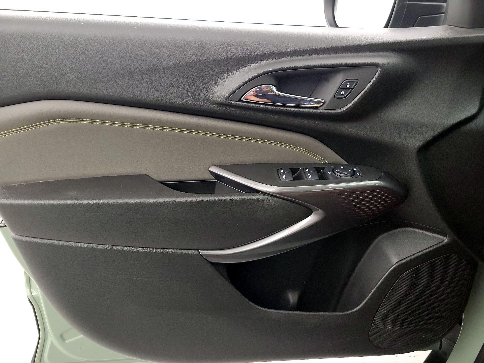 Thumbnail: 2024 Chevrolet Trax - 12