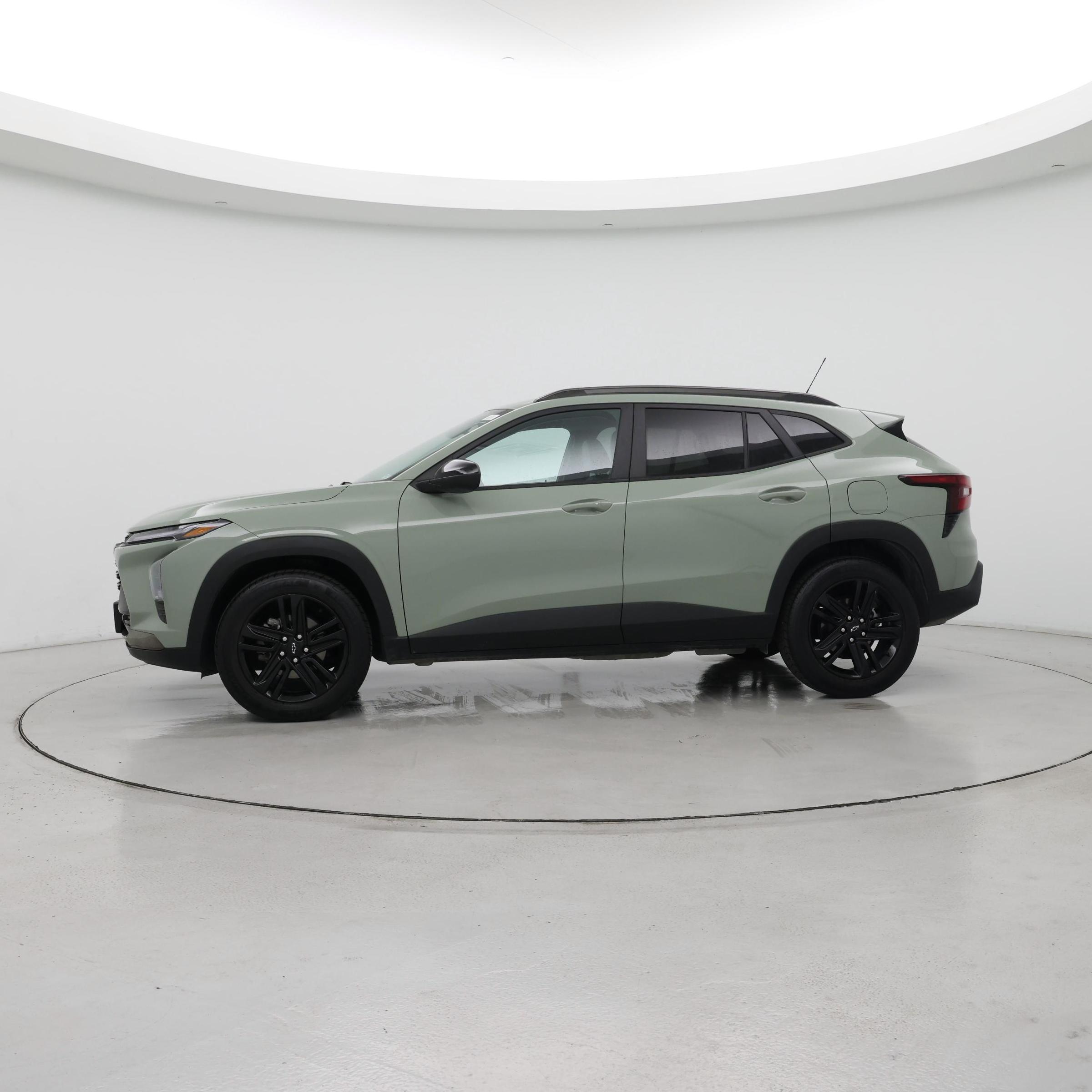 Thumbnail: 2024 Chevrolet Trax - 3