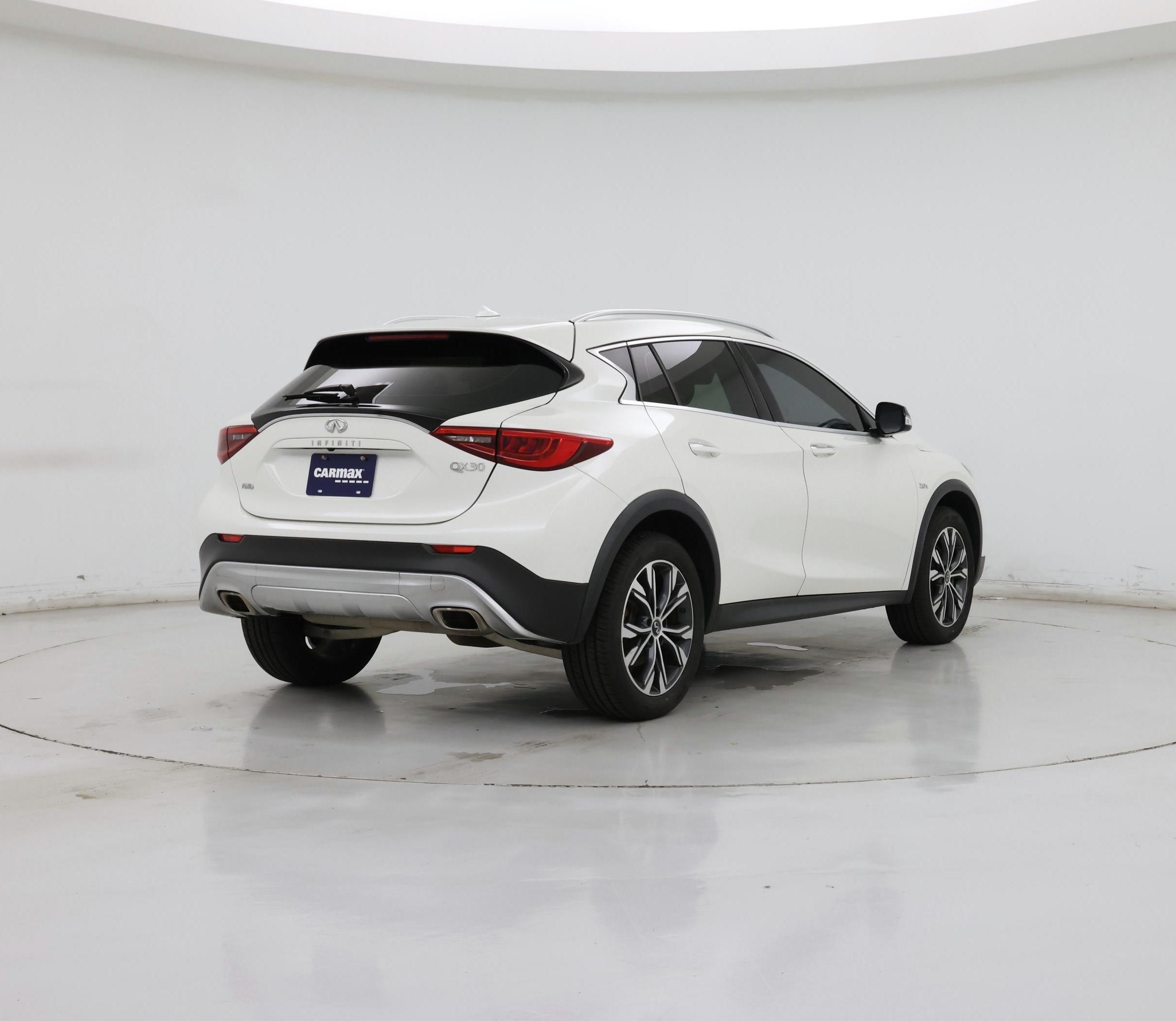 Thumbnail: 2018 INFINITI QX30 - 8