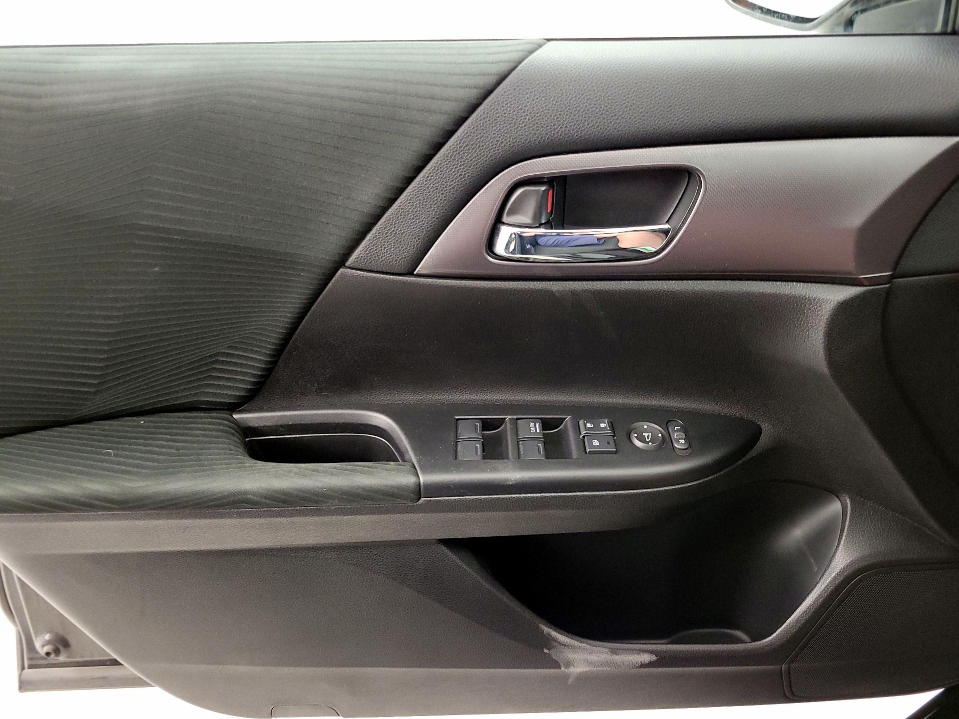 Thumbnail: 2015 Honda Accord - 12