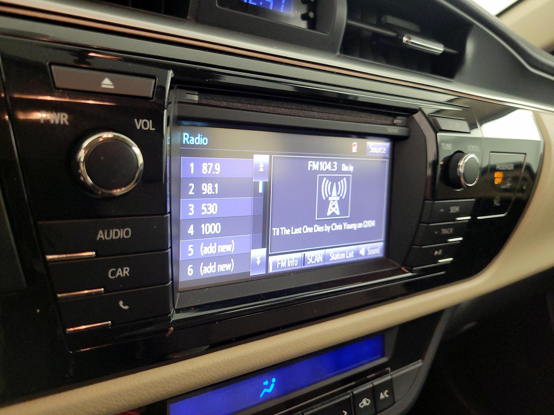 Thumbnail: 2014 Toyota Corolla - 15