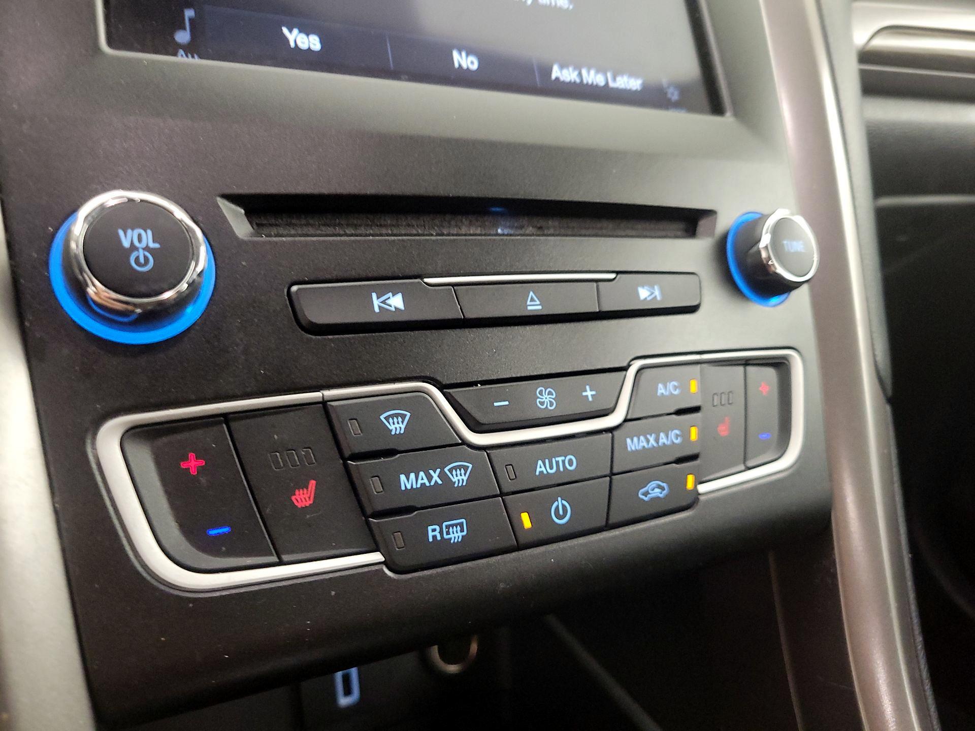 Thumbnail: 2017 Ford Fusion - 16