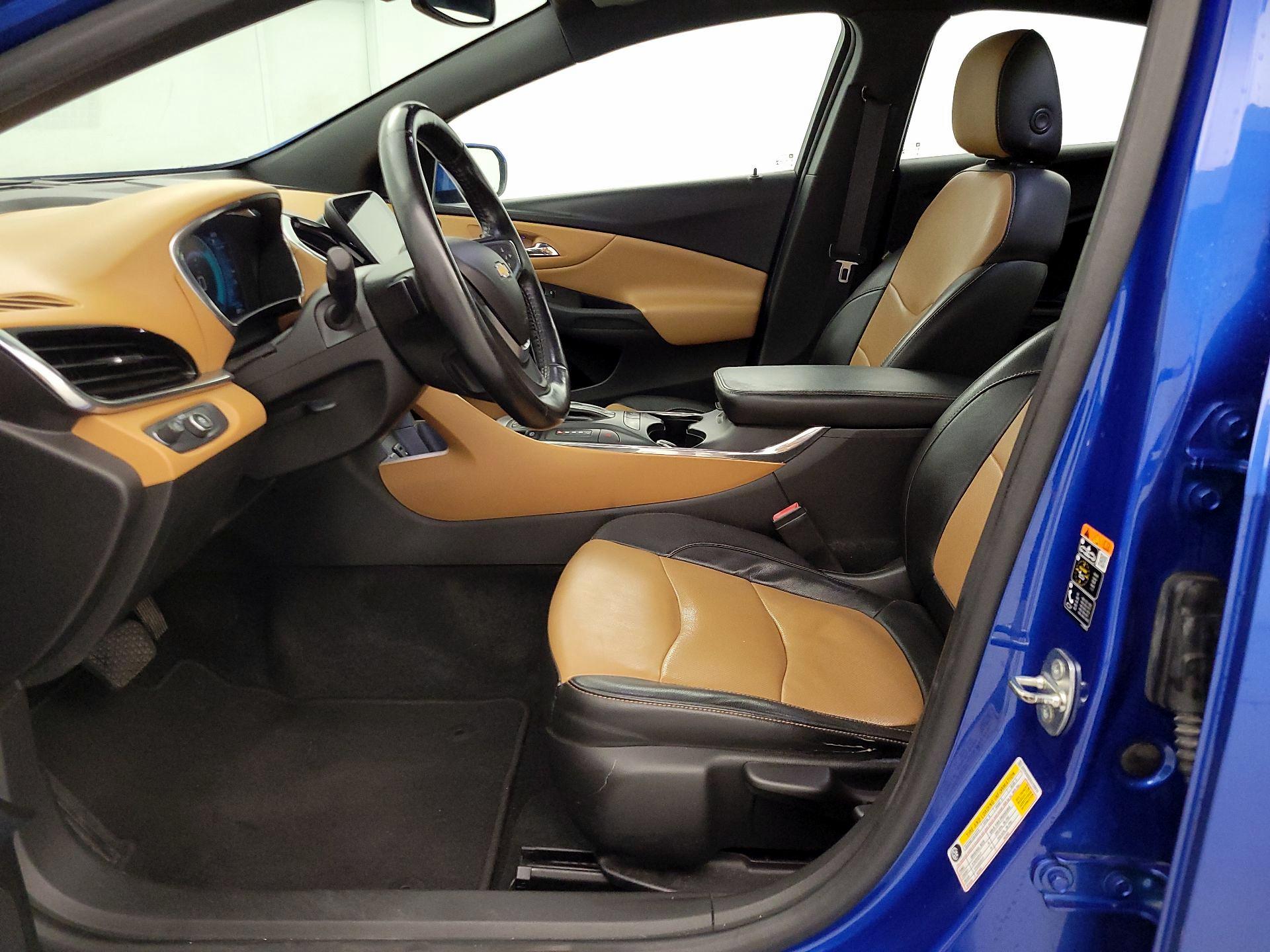 Thumbnail: 2016 Chevrolet Volt - 11