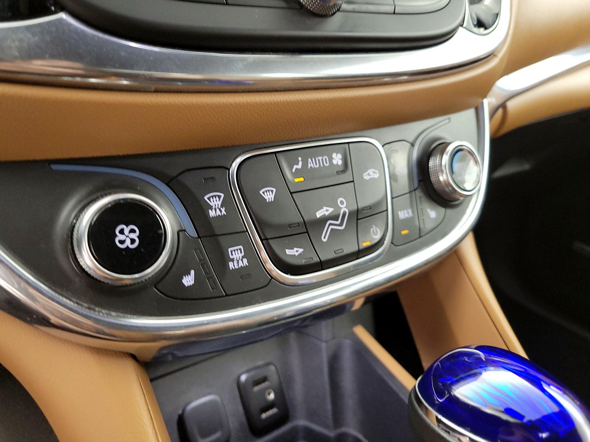Thumbnail: 2016 Chevrolet Volt - 16