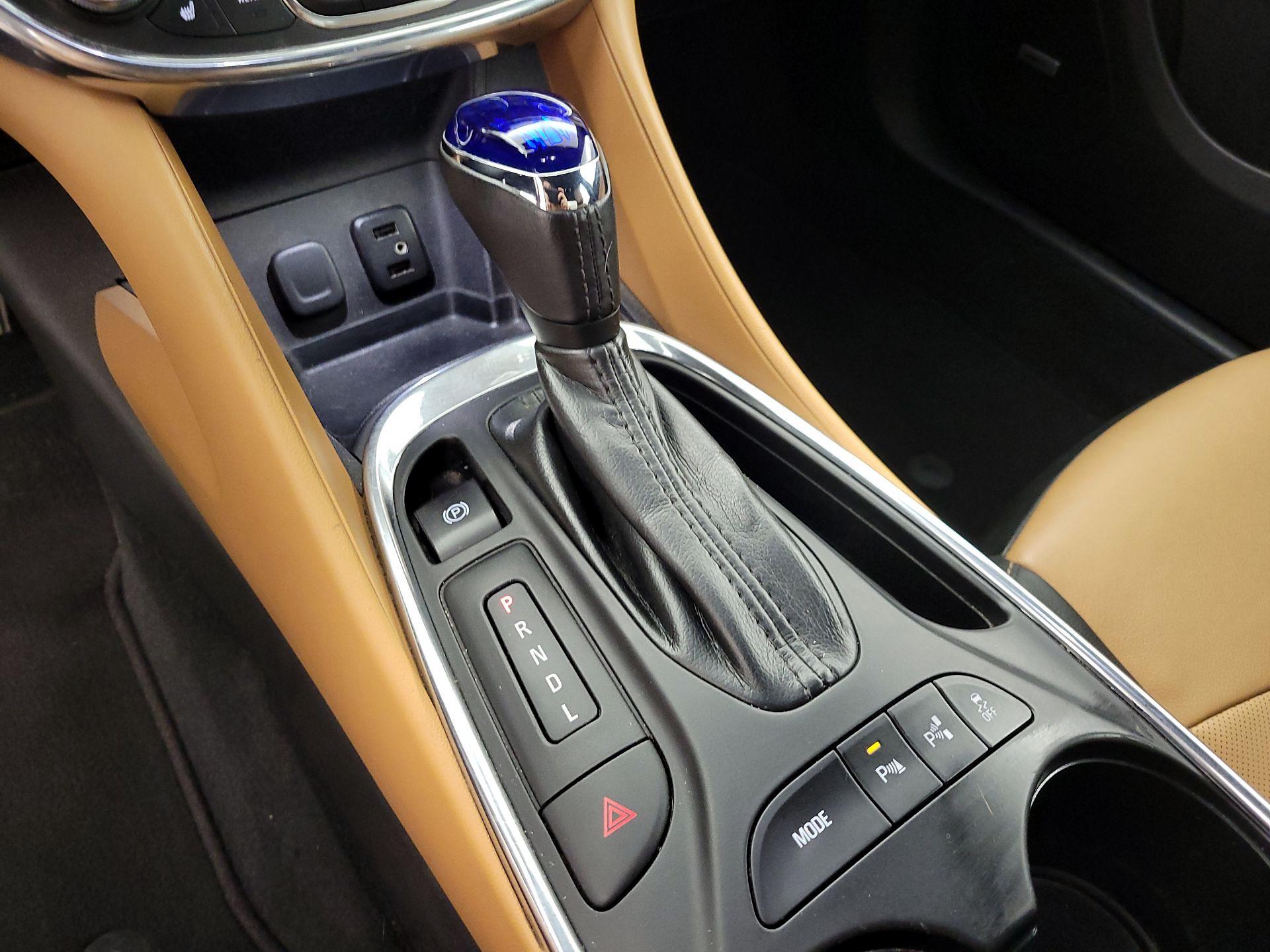 Thumbnail: 2016 Chevrolet Volt - 17