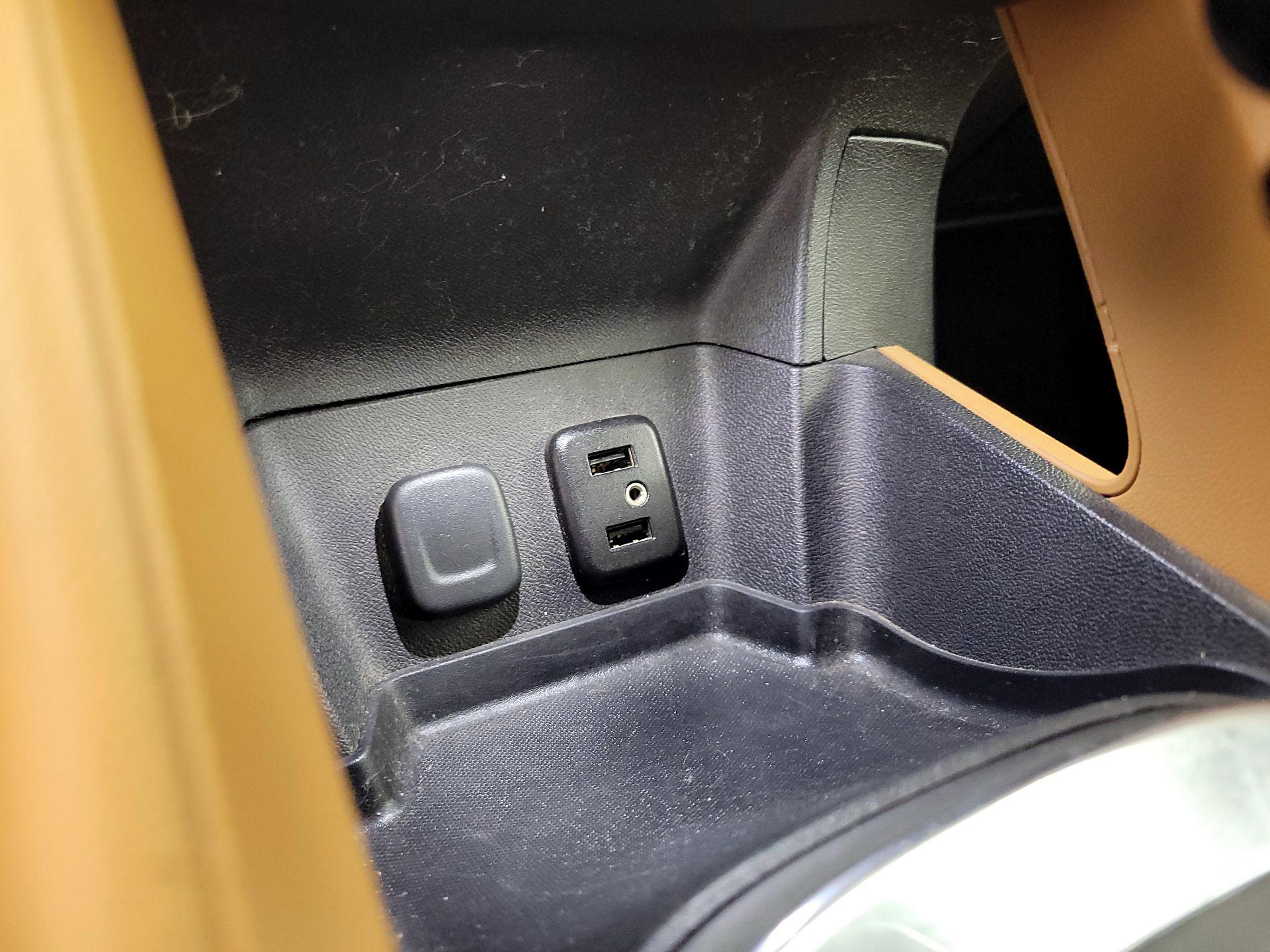Thumbnail: 2016 Chevrolet Volt - 18