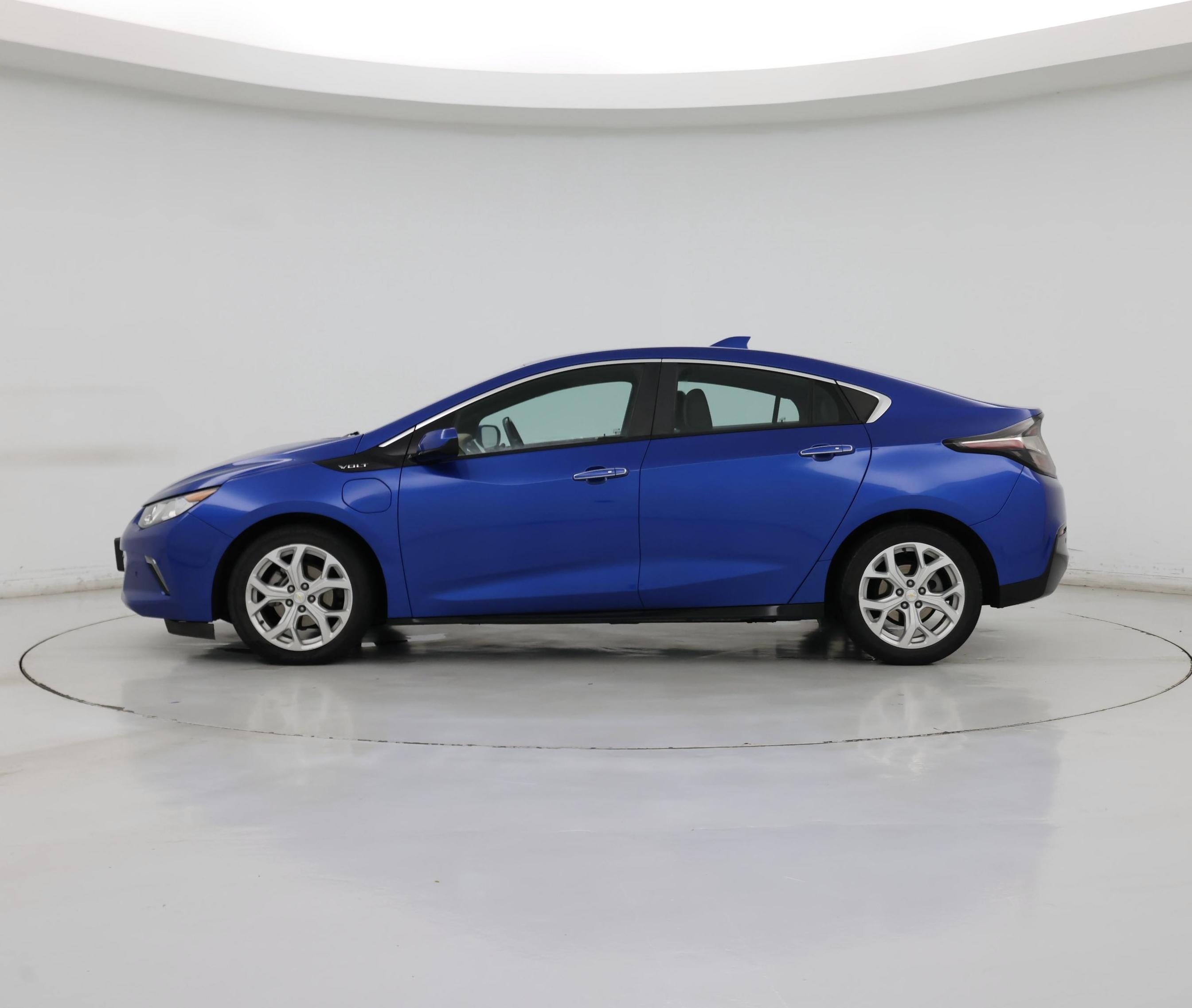 Thumbnail: 2016 Chevrolet Volt - 3