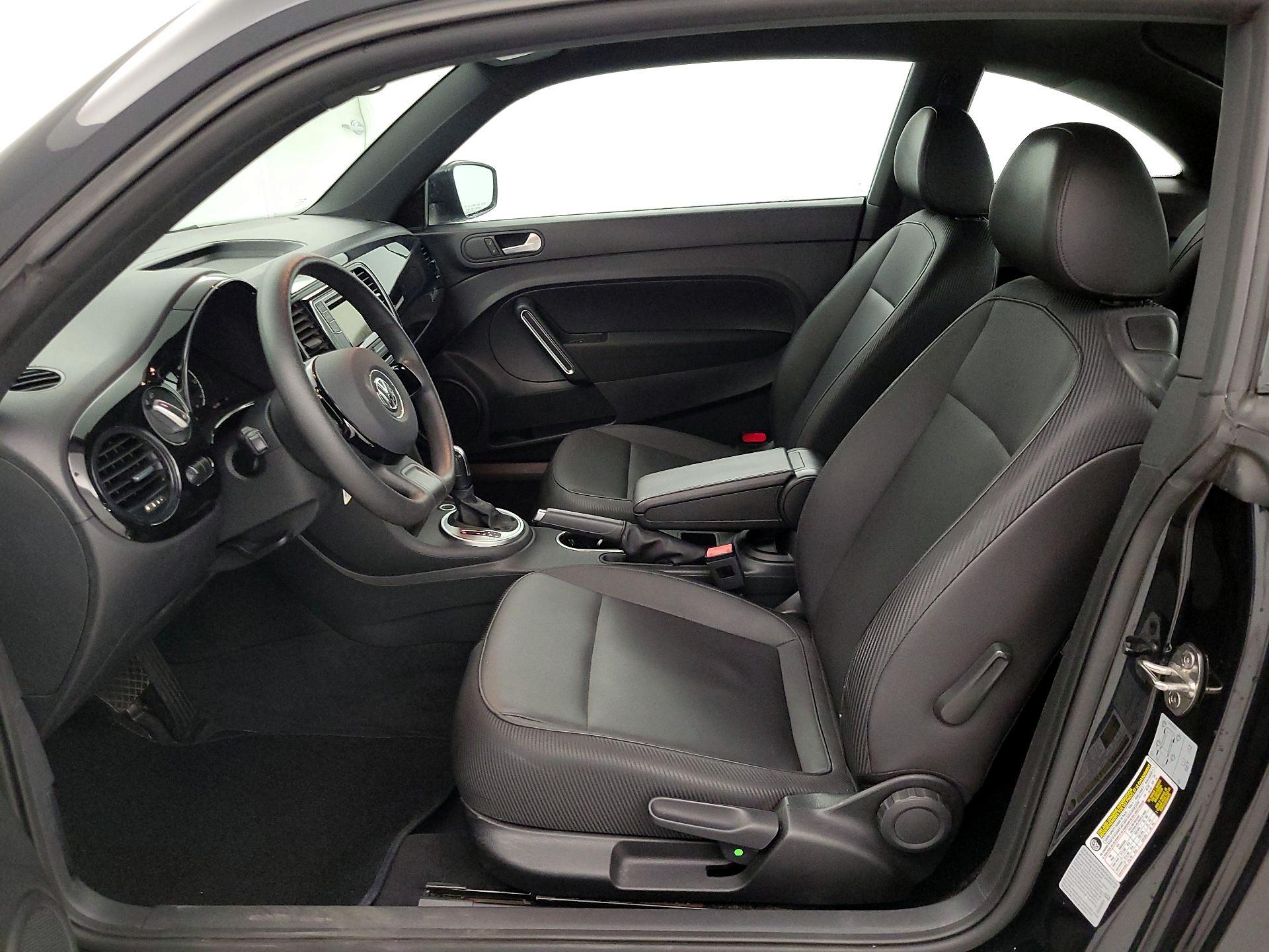 Thumbnail: 2016 Volkswagen Beetle - 11