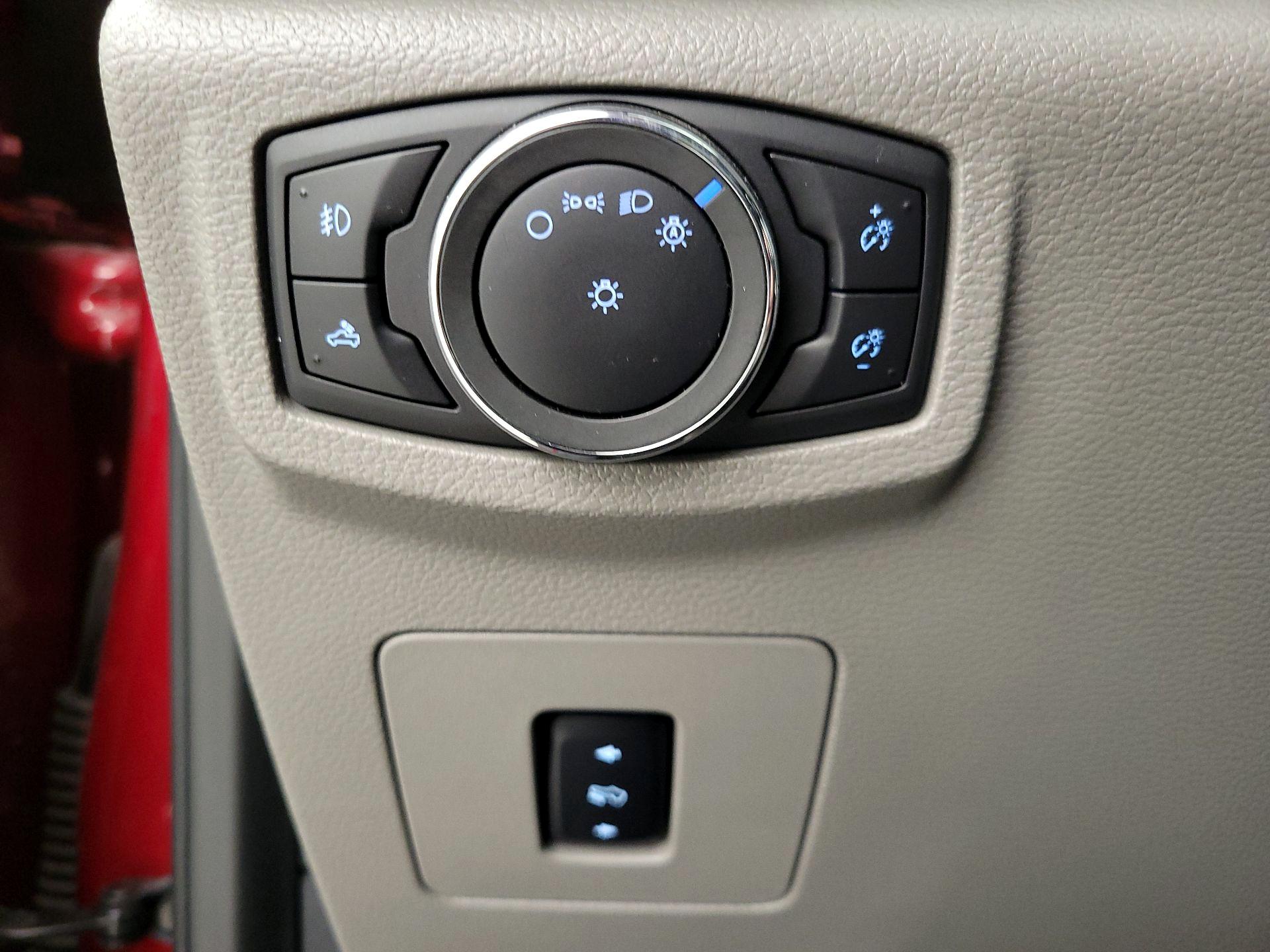 Thumbnail: 2015 Ford F-150 - 13