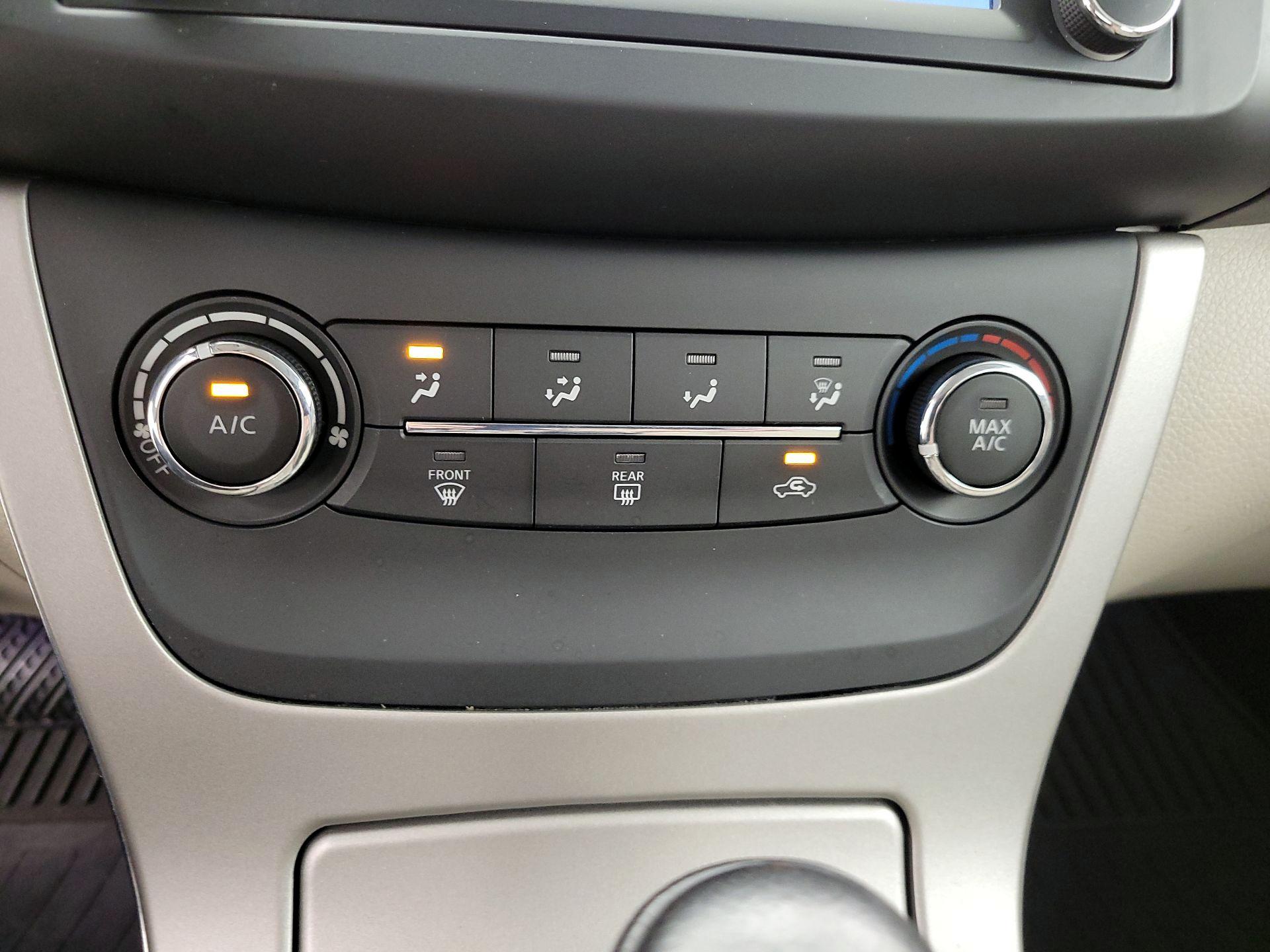 Thumbnail: 2015 Nissan Sentra - 17
