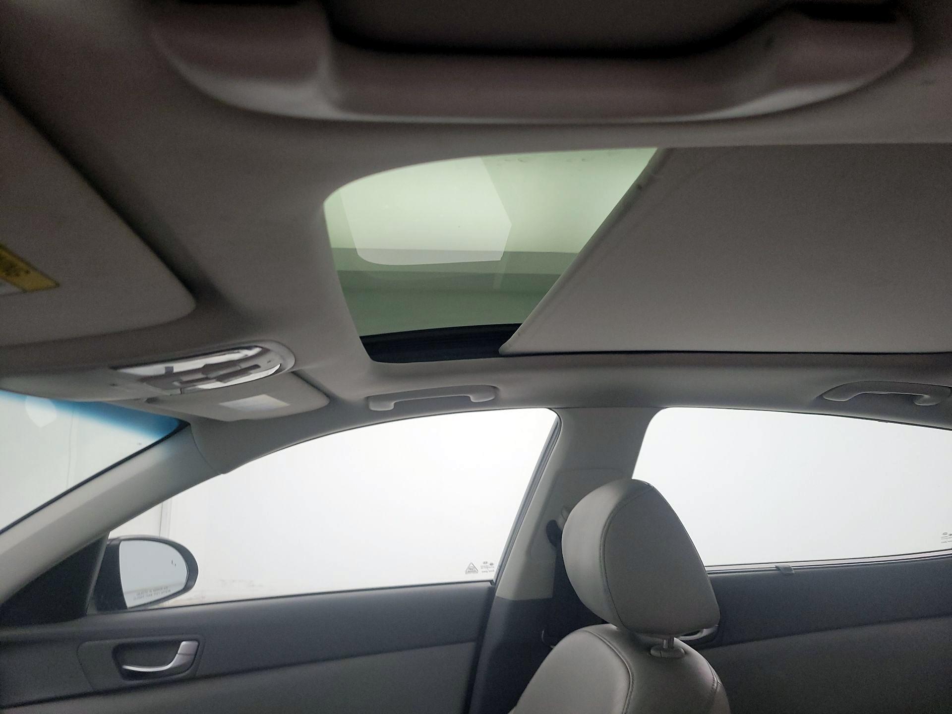 Thumbnail: 2016 Kia Optima - 19
