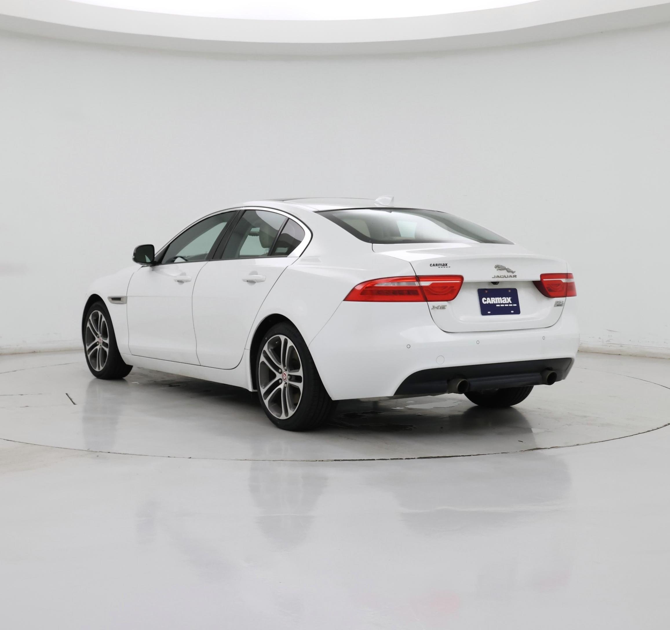 Thumbnail: 2018 Jaguar XE - 2