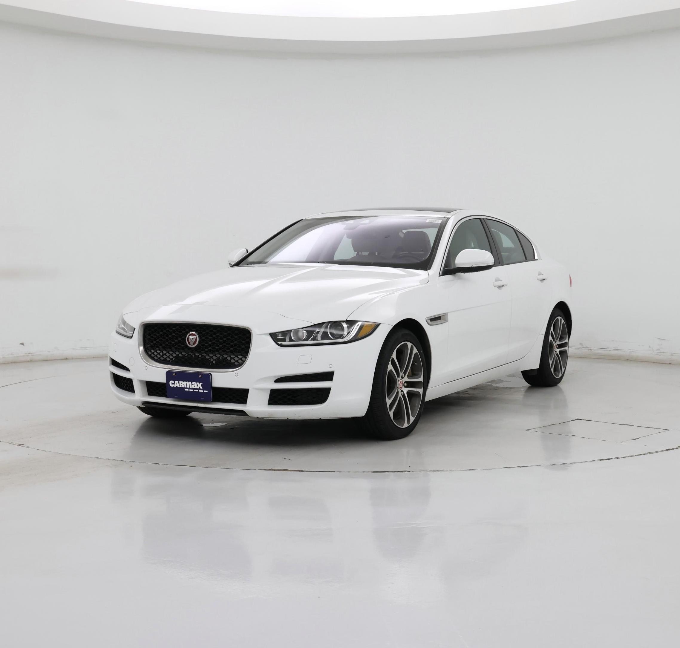 Thumbnail: 2018 Jaguar XE - 4