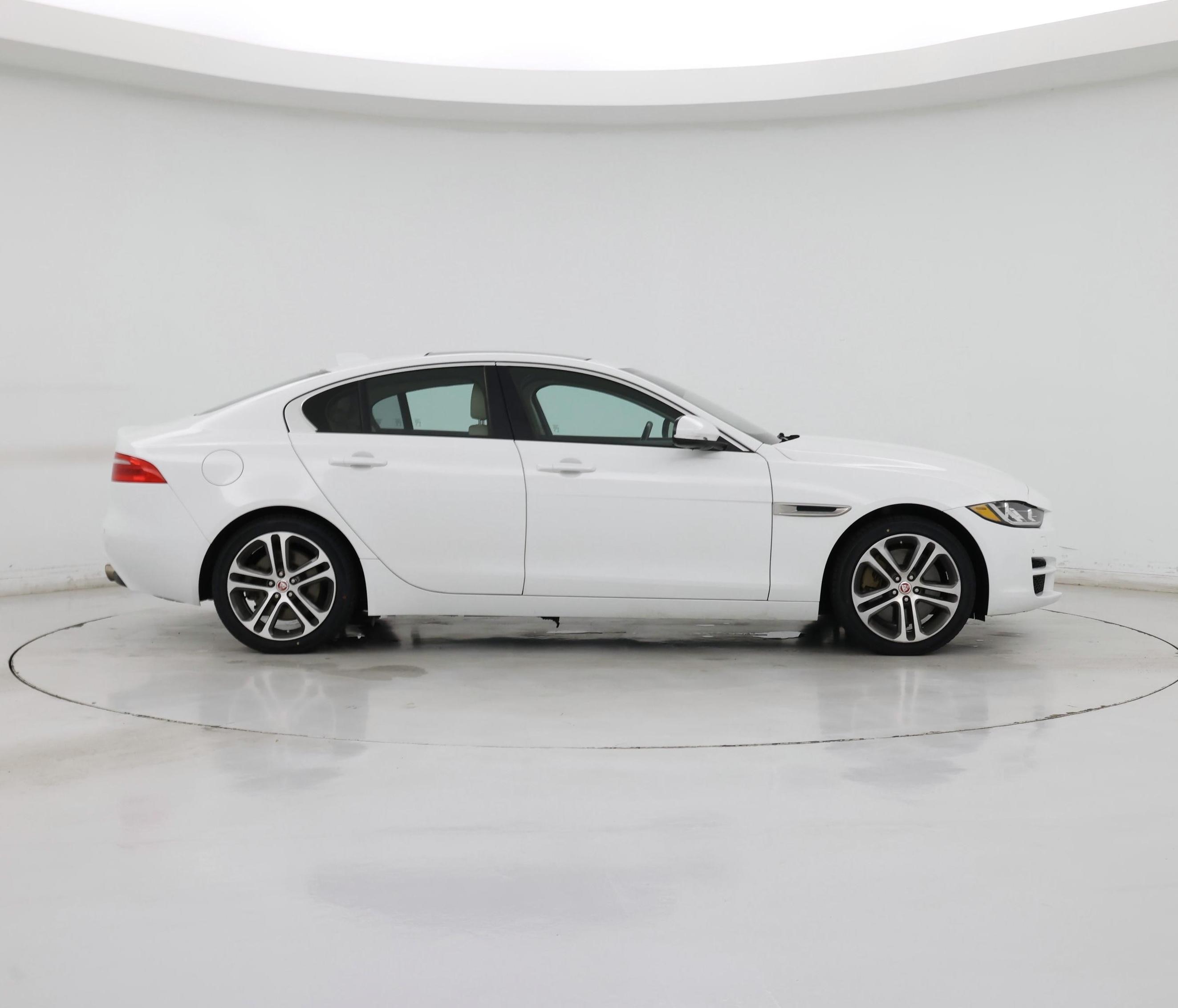 Thumbnail: 2018 Jaguar XE - 7