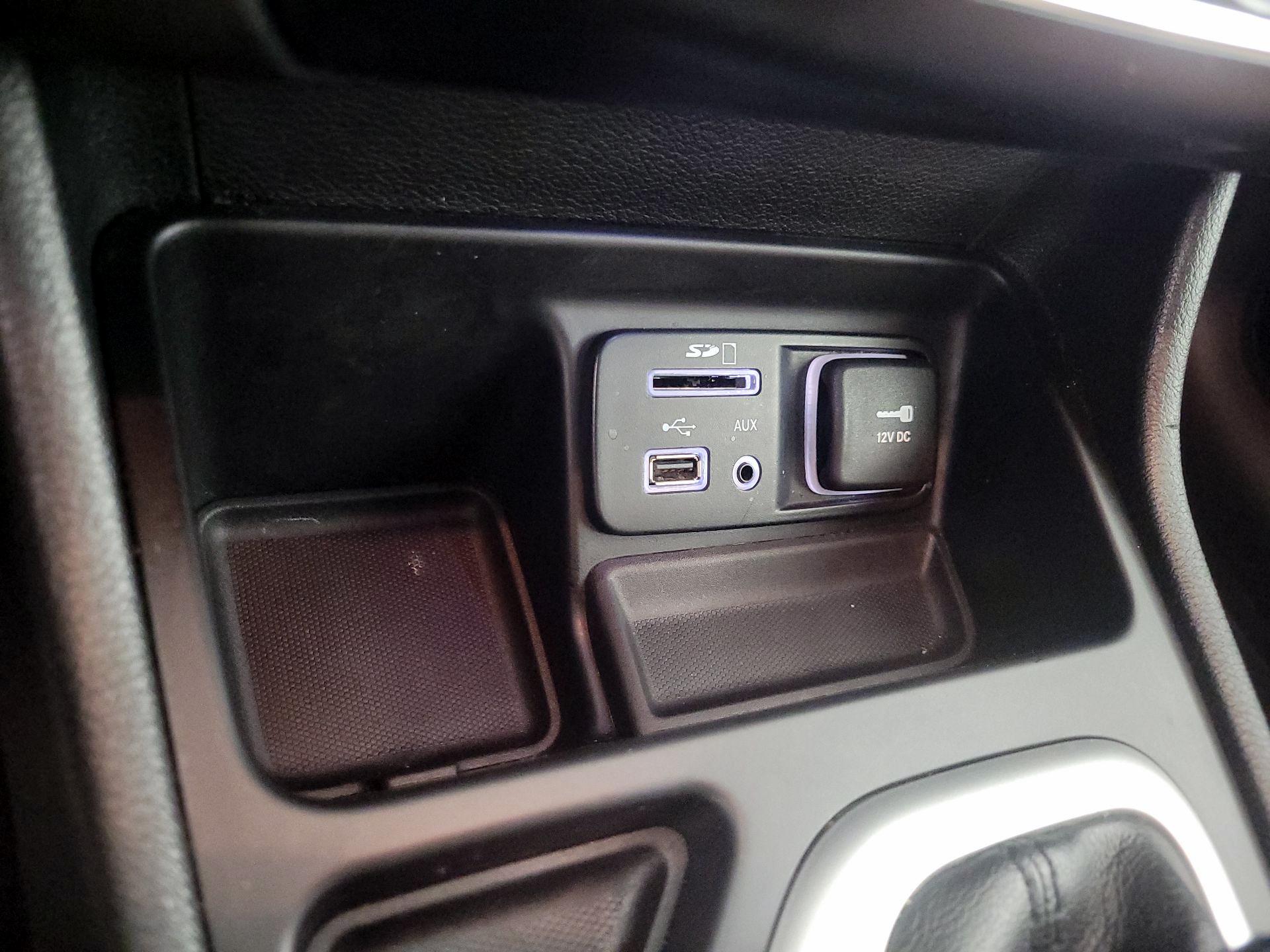 Thumbnail: 2015 Jeep Cherokee - 18
