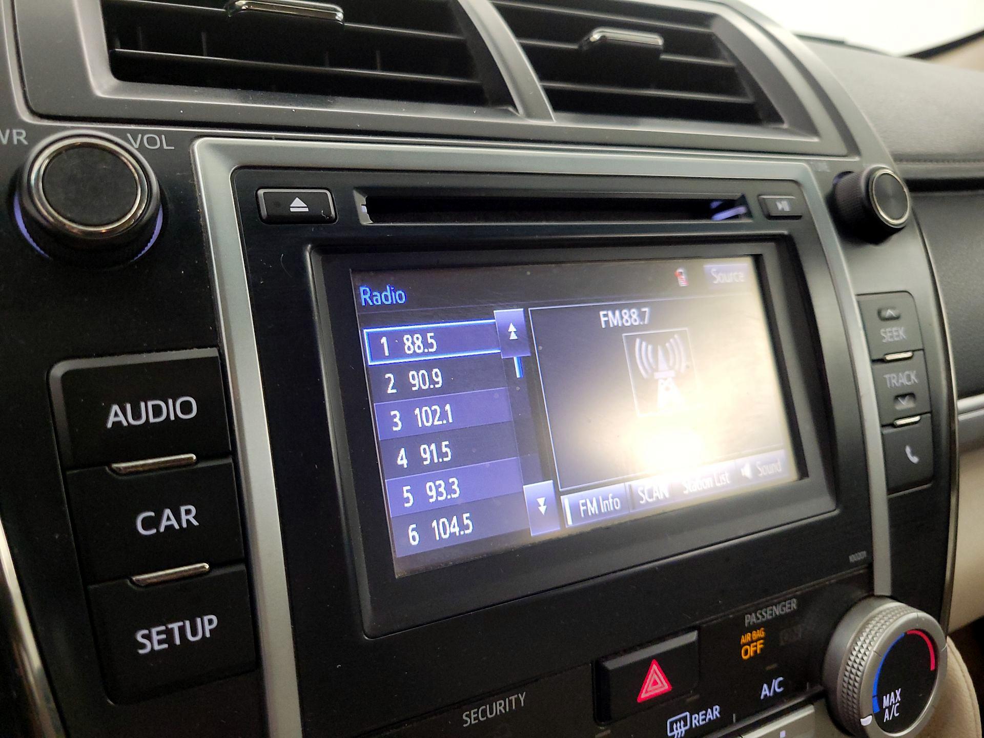 Thumbnail: 2014 Toyota Camry - 15
