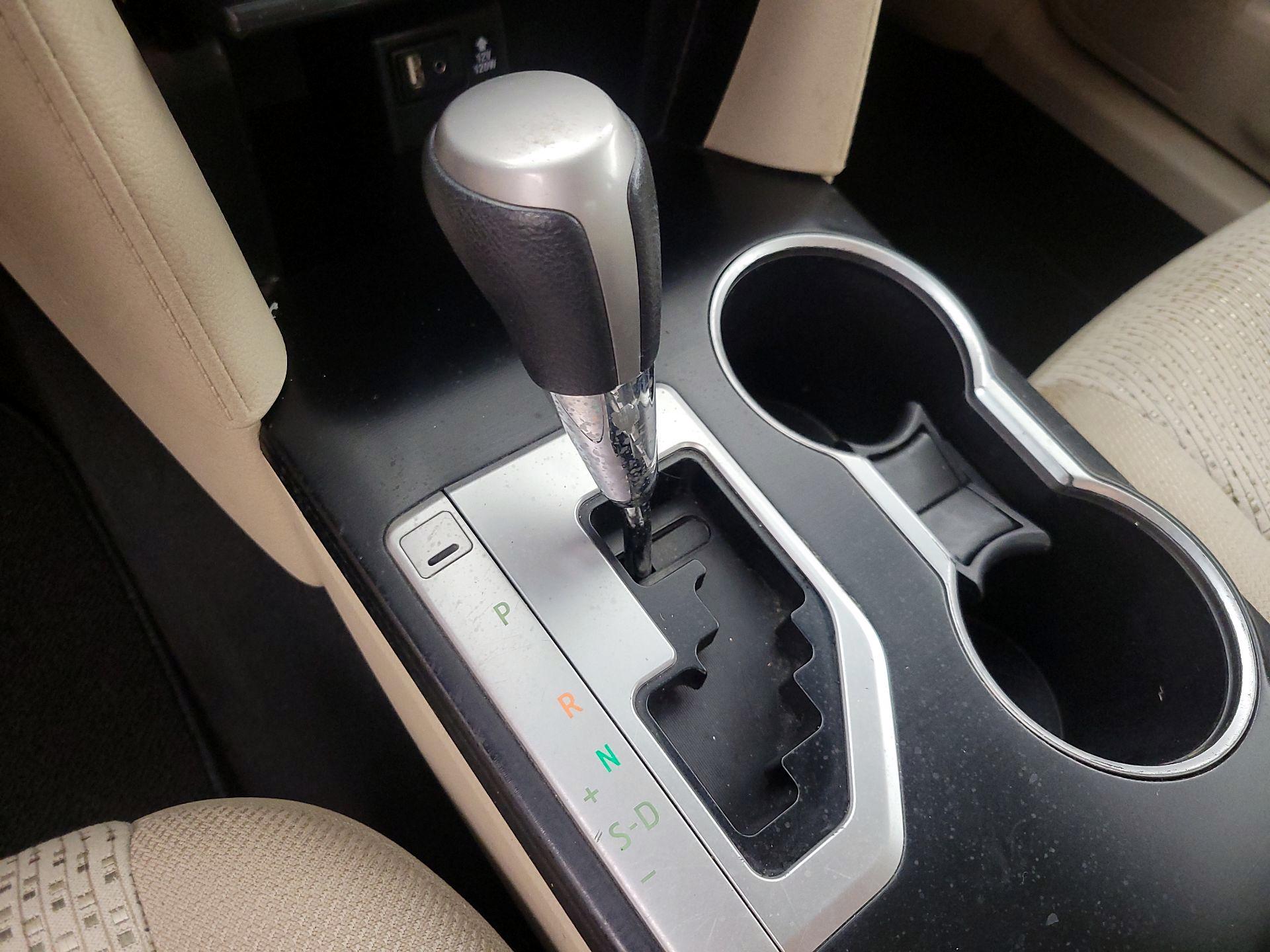 Thumbnail: 2014 Toyota Camry - 17