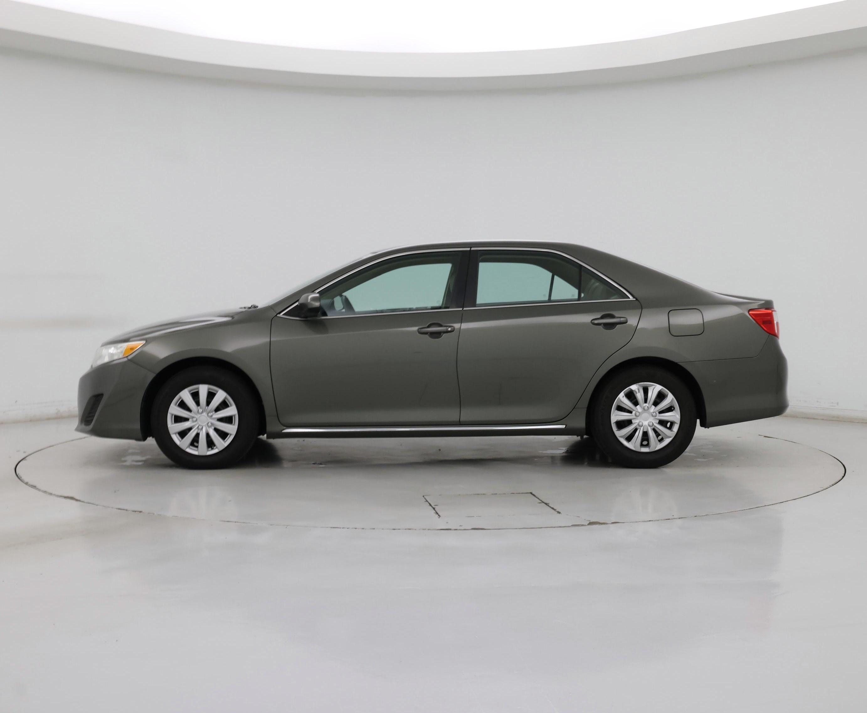 Thumbnail: 2014 Toyota Camry - 3