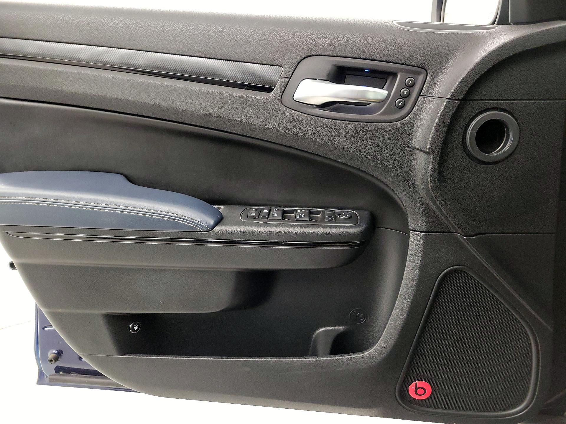Thumbnail: 2014 Chrysler 300 - 12