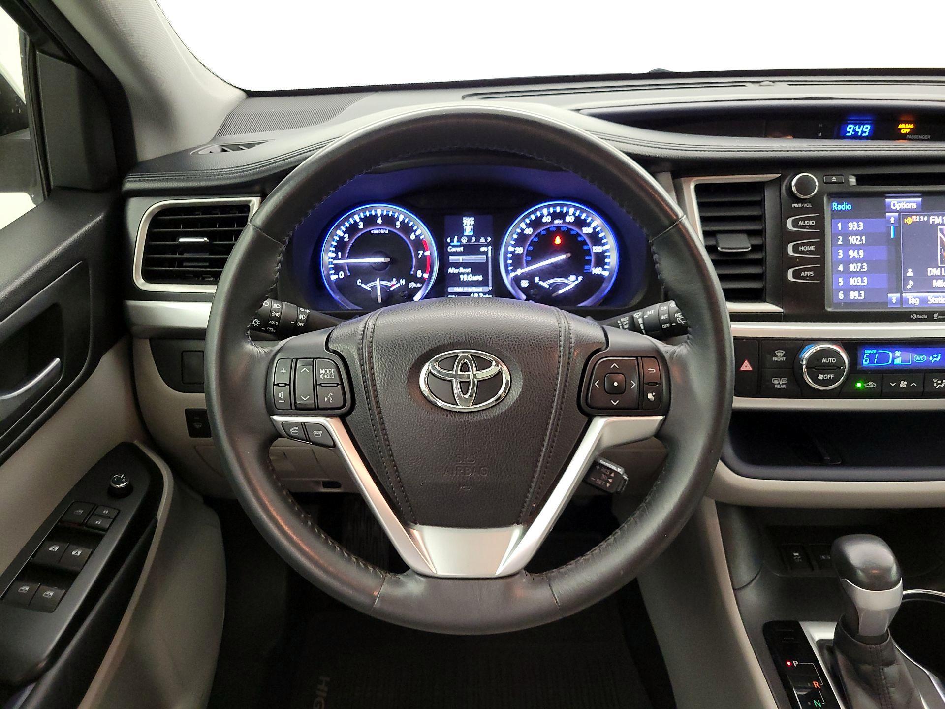 Thumbnail: 2014 Toyota Highlander - 10