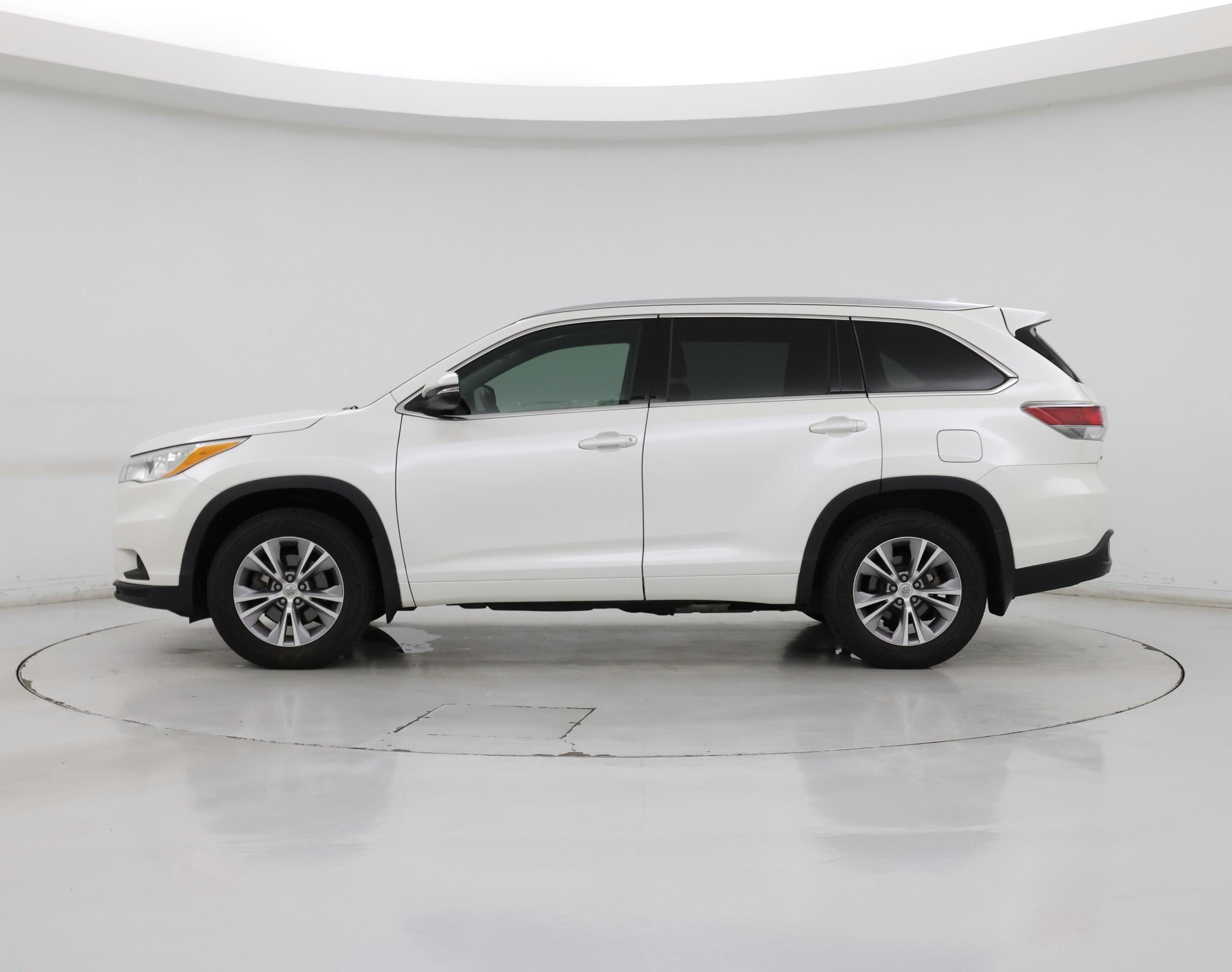 Thumbnail: 2014 Toyota Highlander - 3