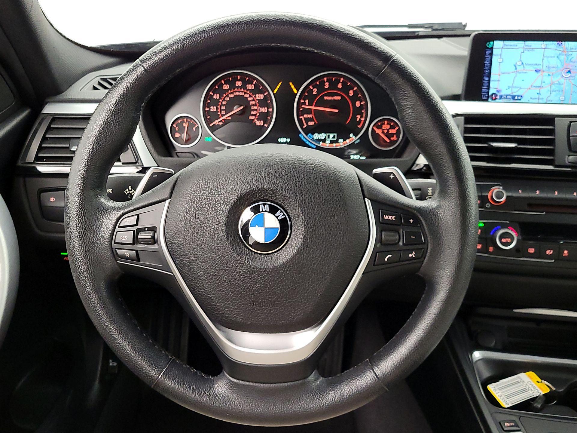 Thumbnail: 2015 BMW 3 Series - 10