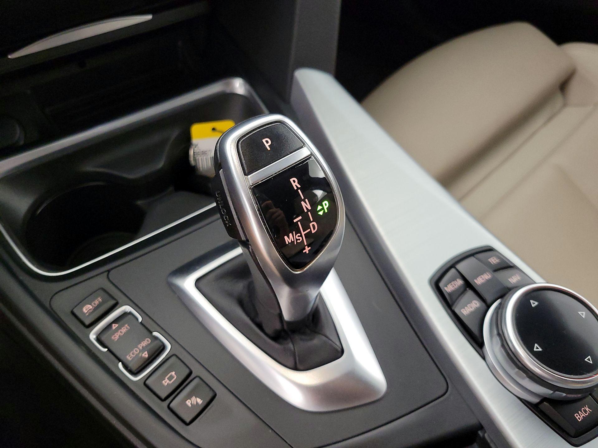 Thumbnail: 2015 BMW 3 Series - 18