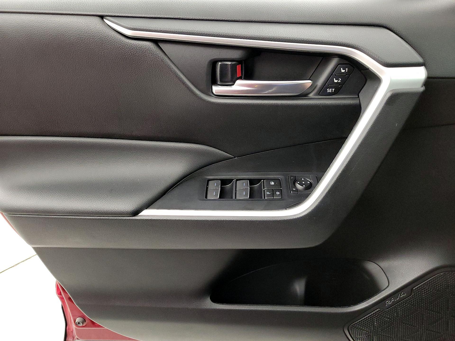 Thumbnail: 2023 Toyota RAV4 - 12