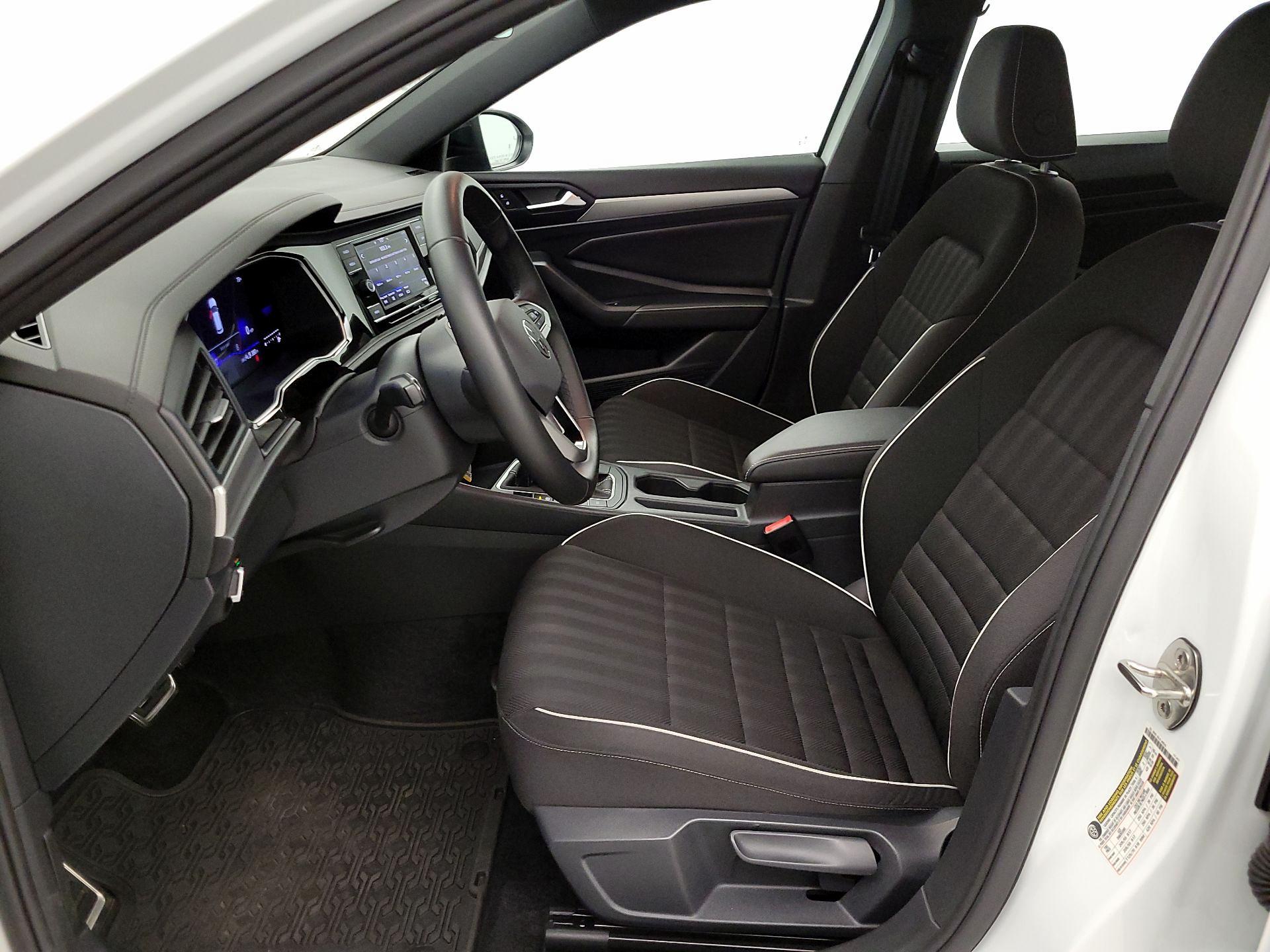 Thumbnail: 2024 Volkswagen Jetta - 11