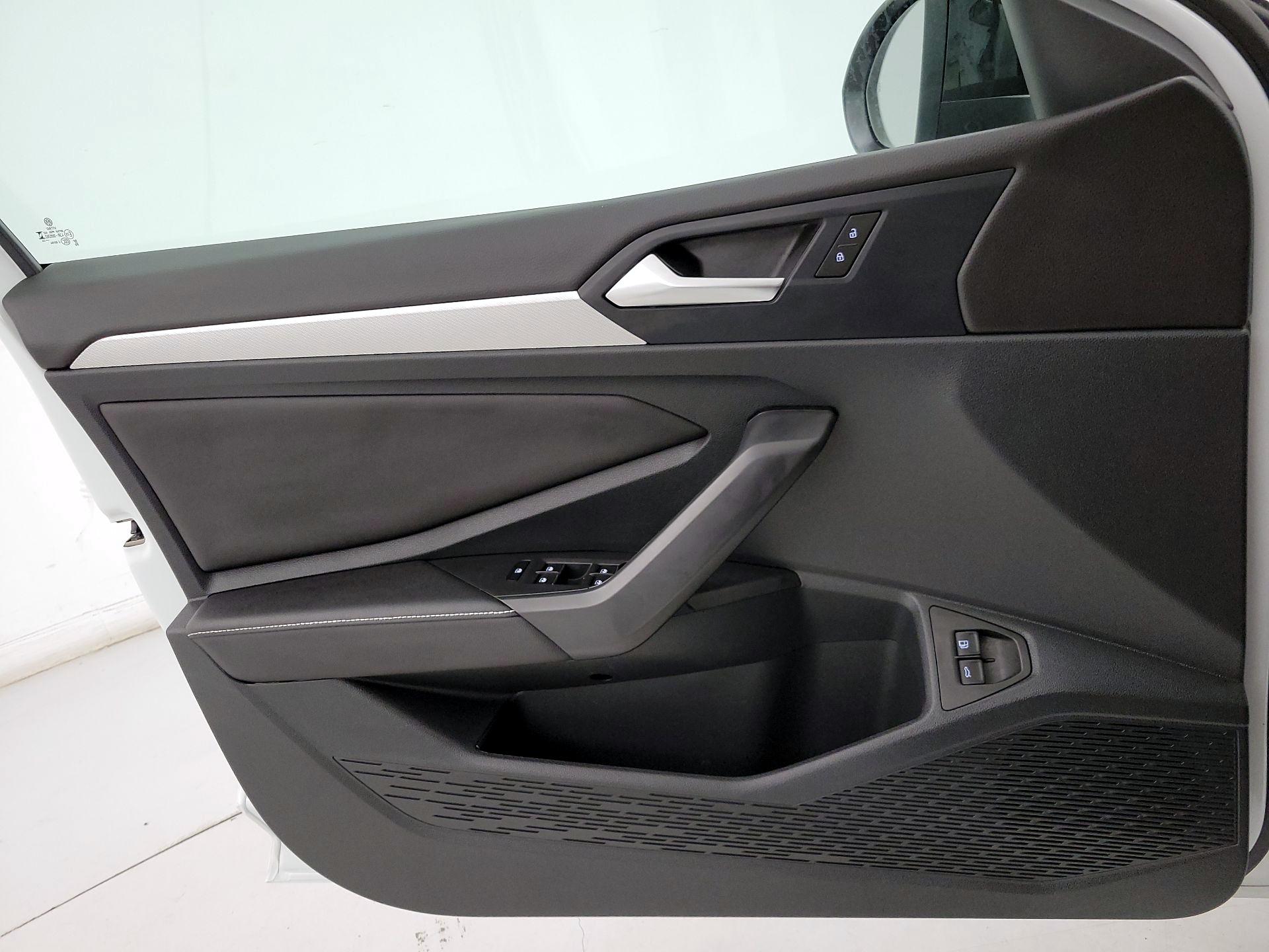 Thumbnail: 2024 Volkswagen Jetta - 12
