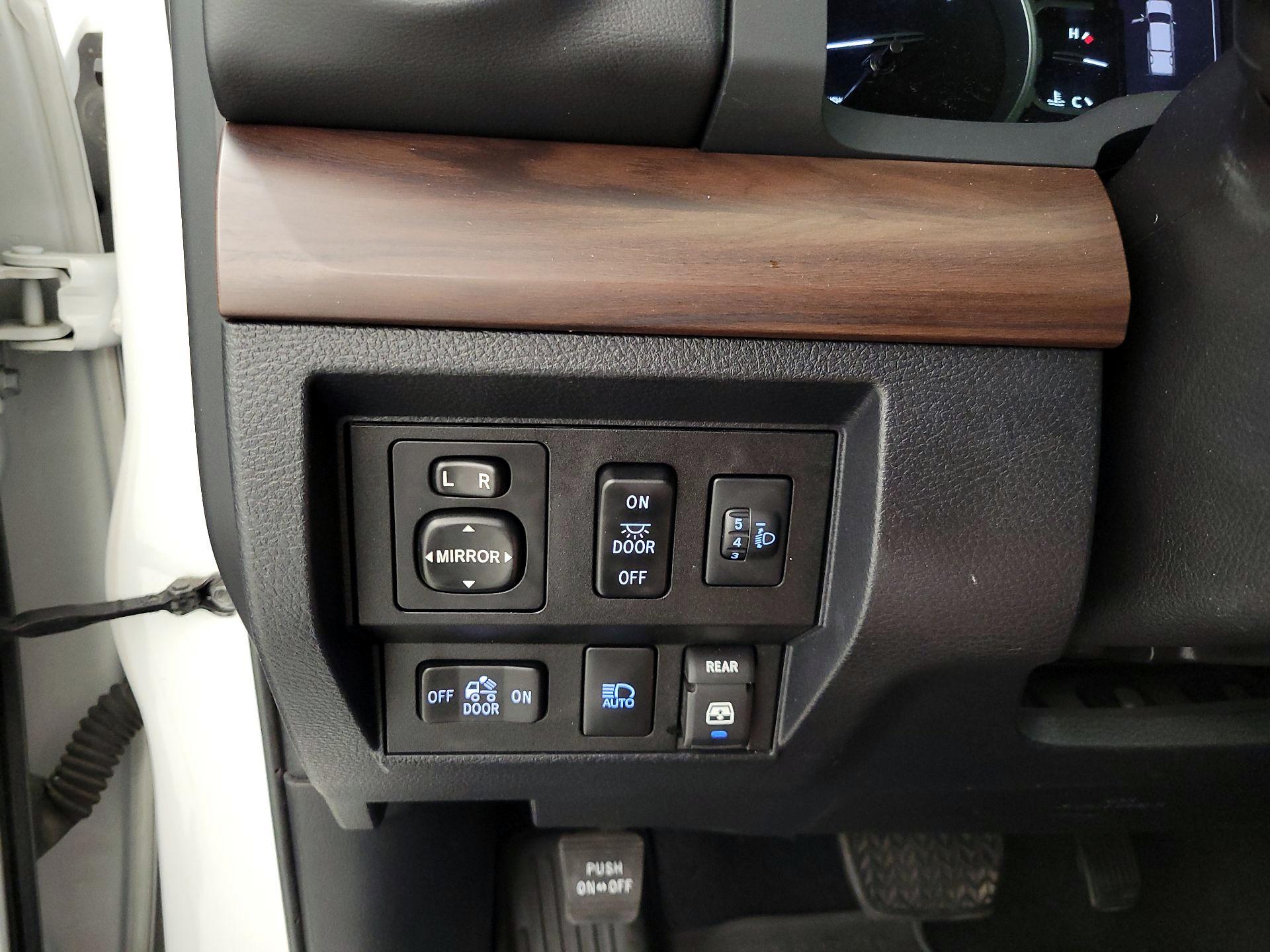 Thumbnail: 2018 Toyota Tundra - 13