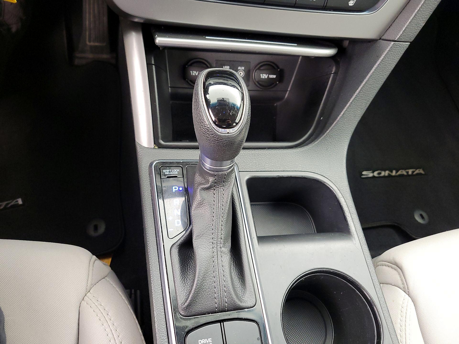 Thumbnail: 2015 Hyundai Sonata - 17