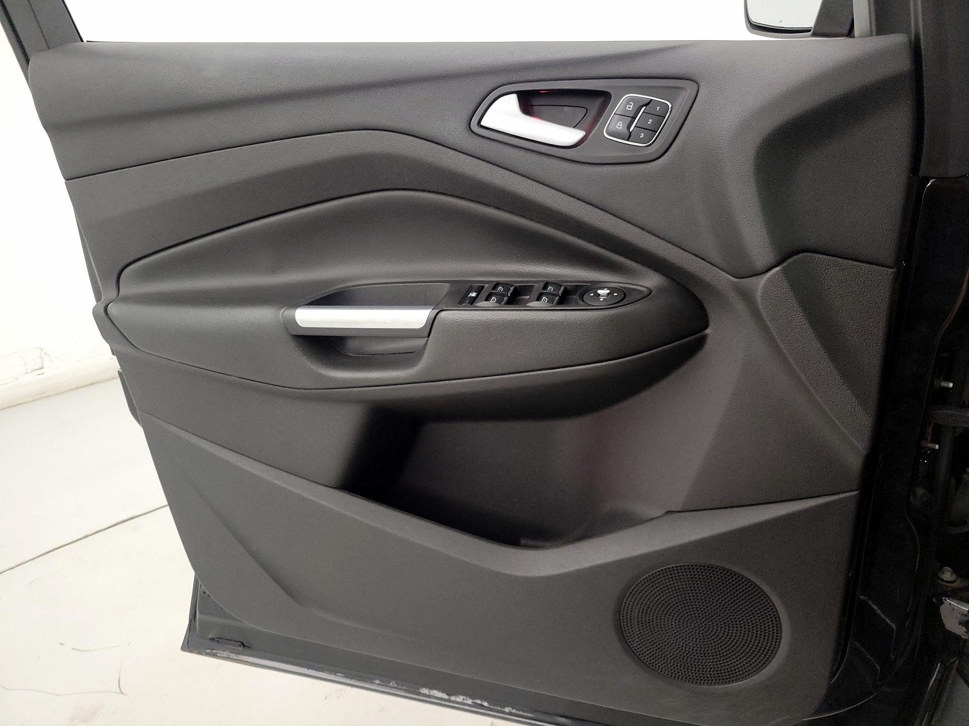 Thumbnail: 2015 Ford Escape - 12