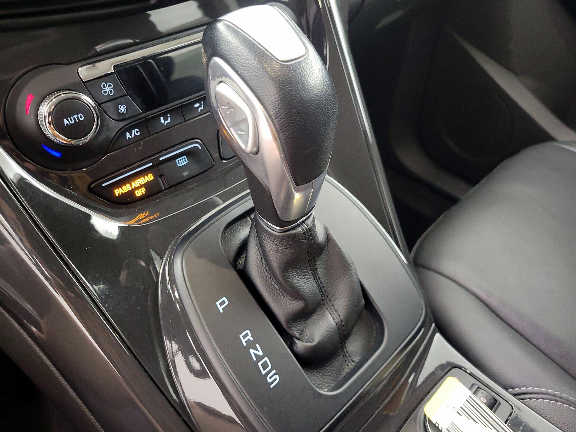 Thumbnail: 2015 Ford Escape - 17
