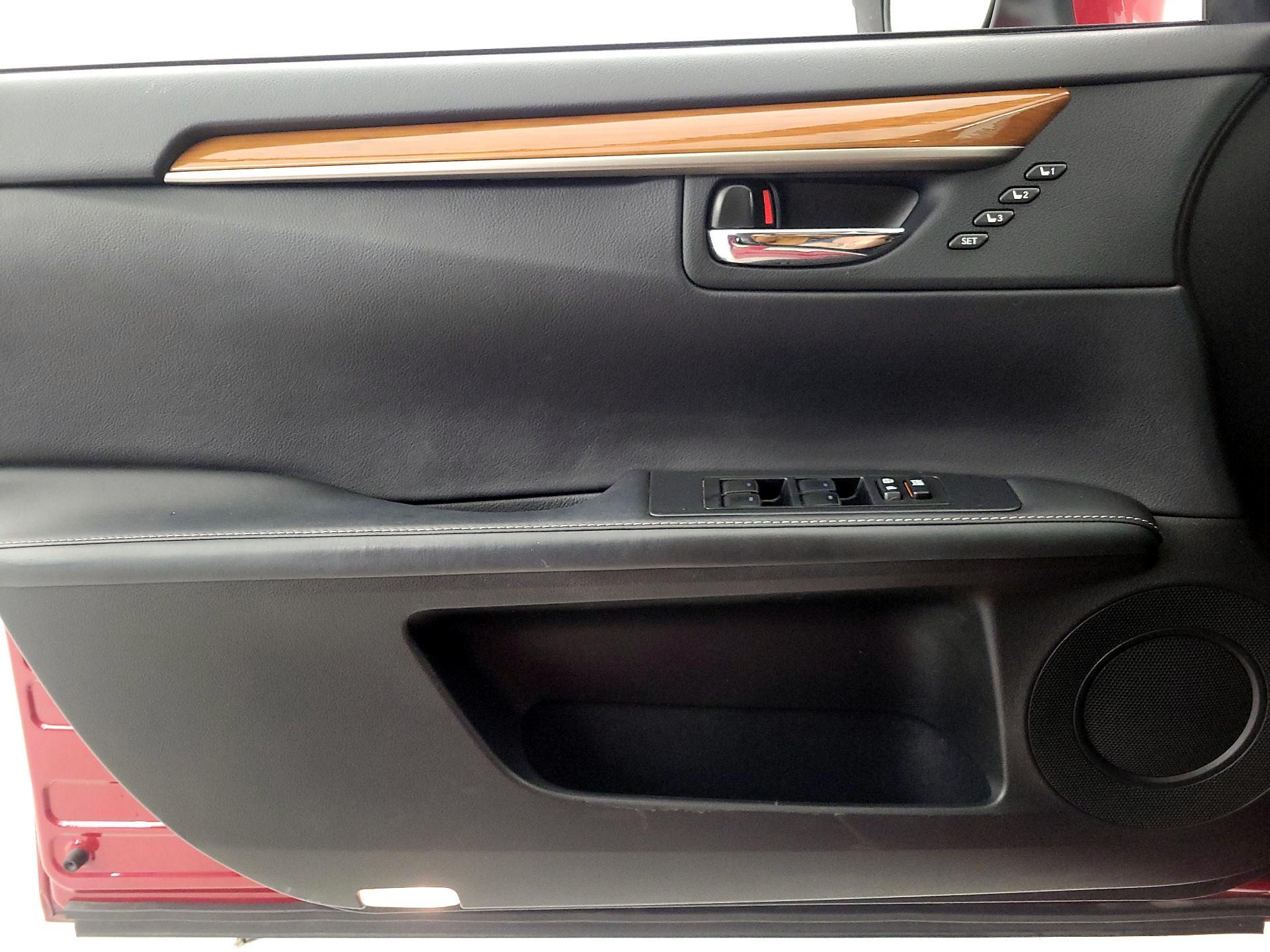 Thumbnail: 2014 Lexus ES - 12