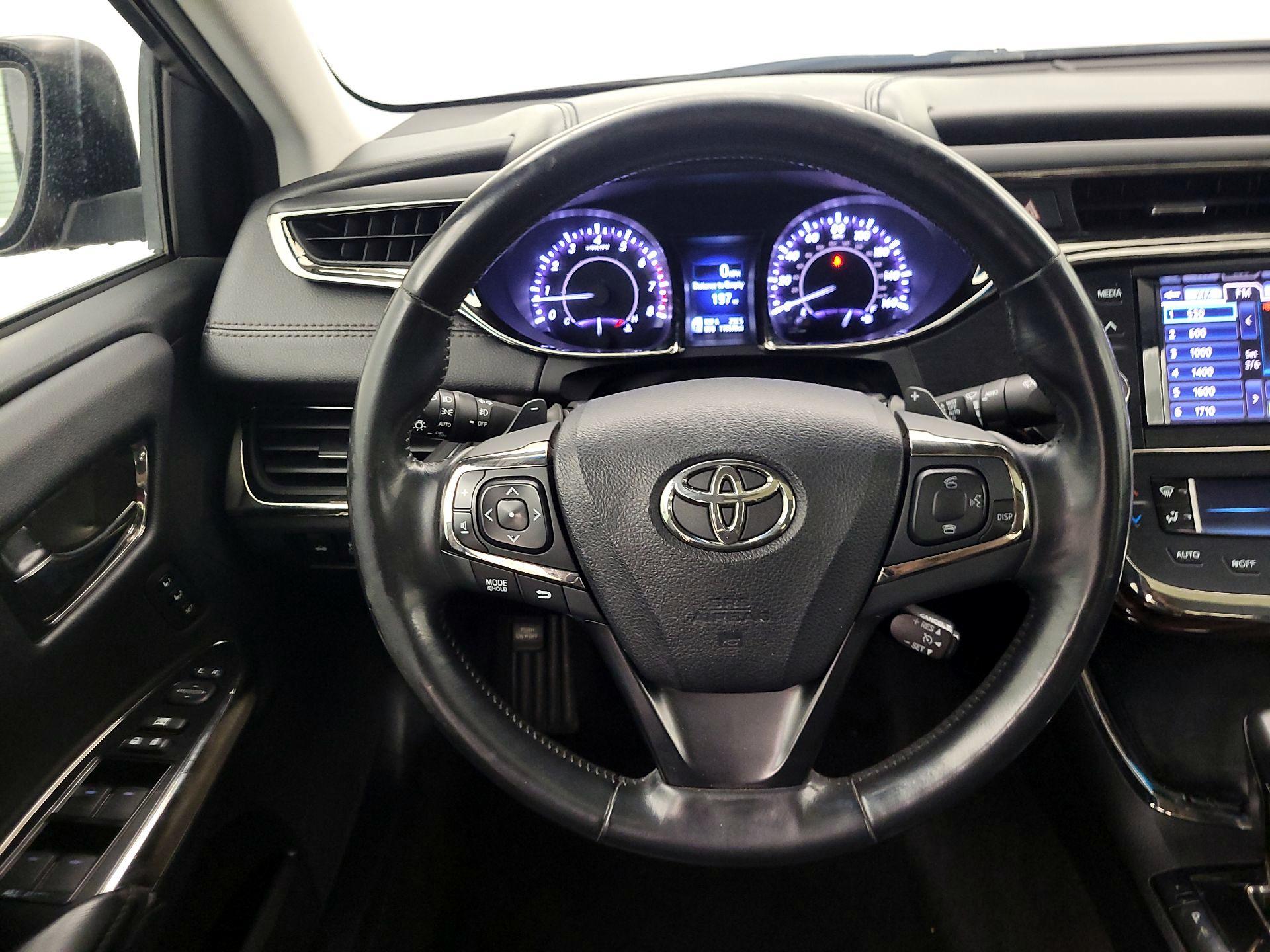 Thumbnail: 2013 Toyota Avalon - 10