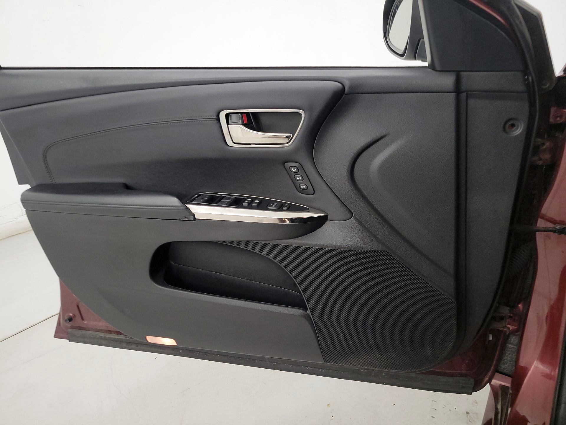 Thumbnail: 2013 Toyota Avalon - 12