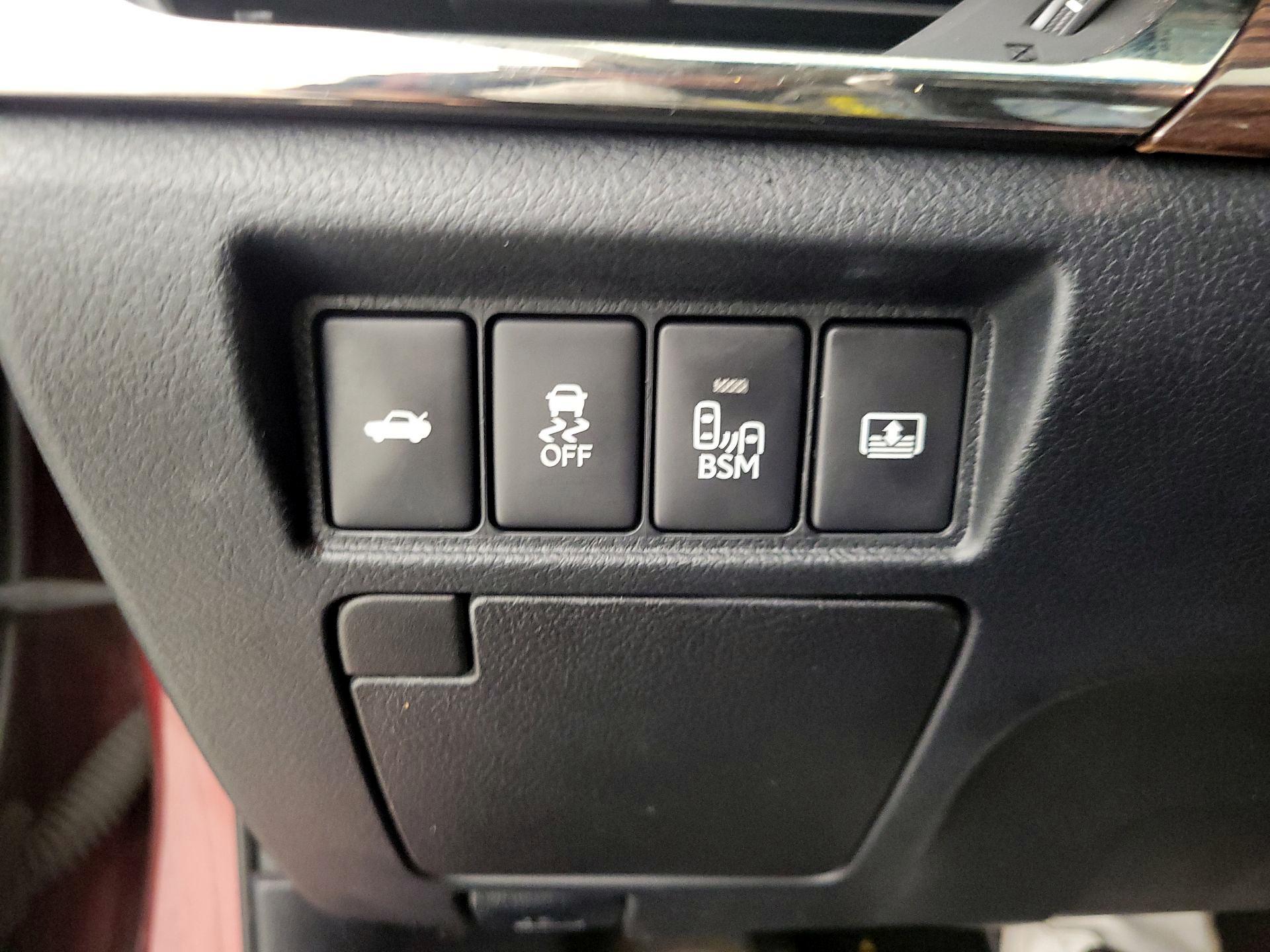 Thumbnail: 2013 Toyota Avalon - 13