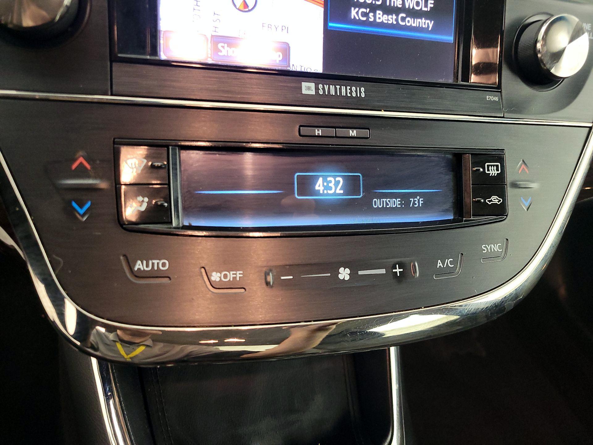 Thumbnail: 2013 Toyota Avalon - 17