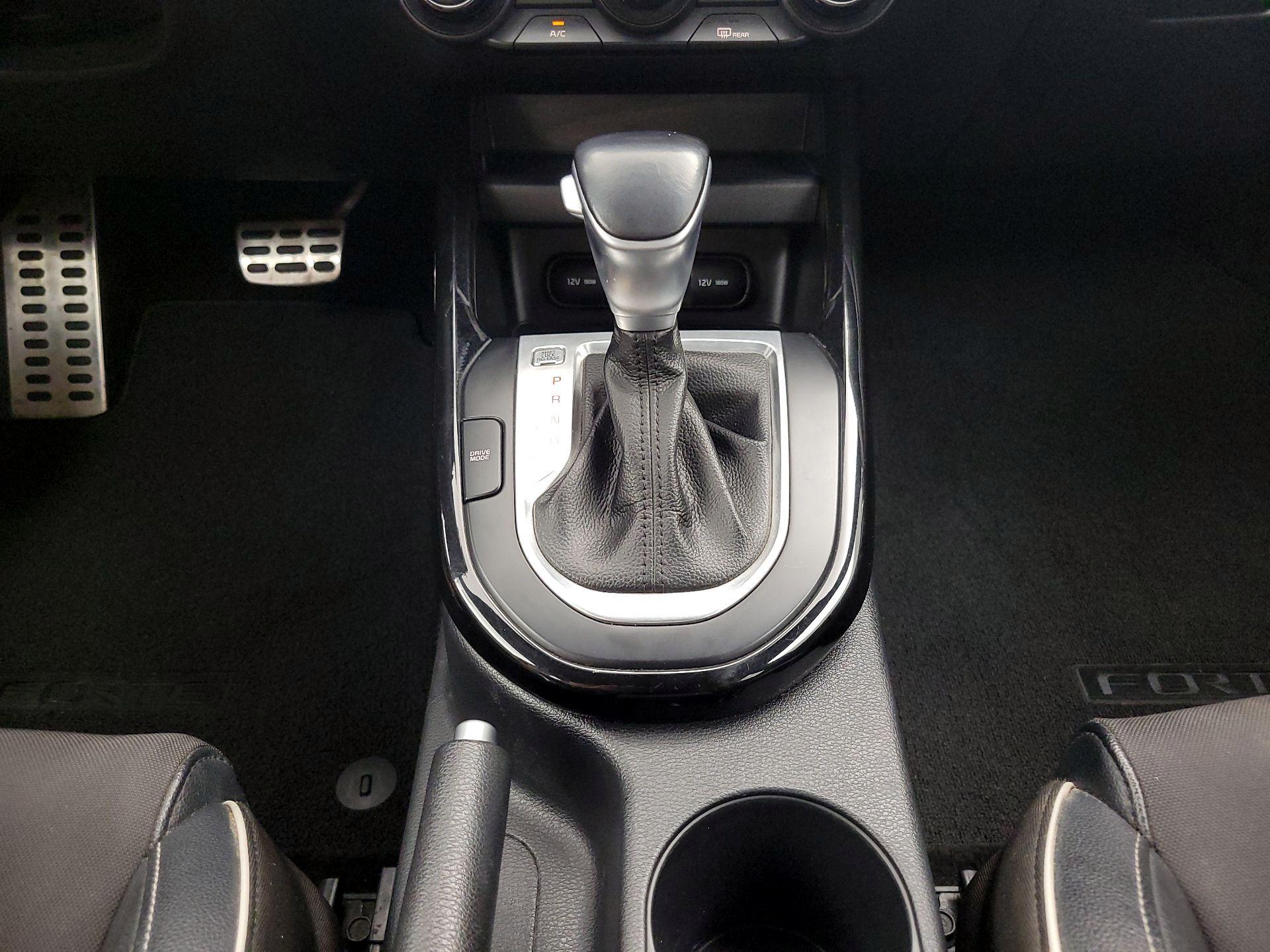 Thumbnail: 2021 Kia Forte - 17