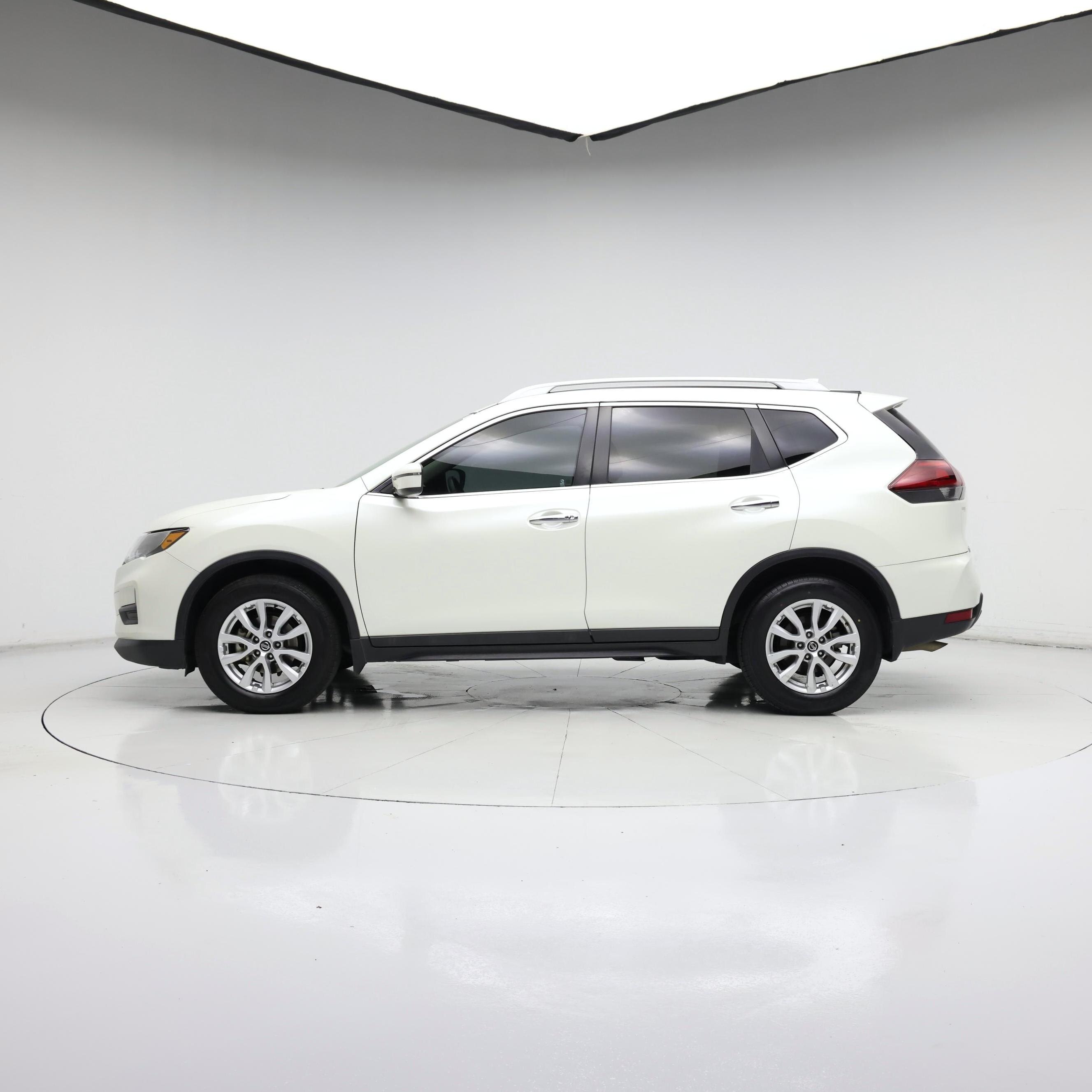 Thumbnail: 2018 Nissan Rogue - 3